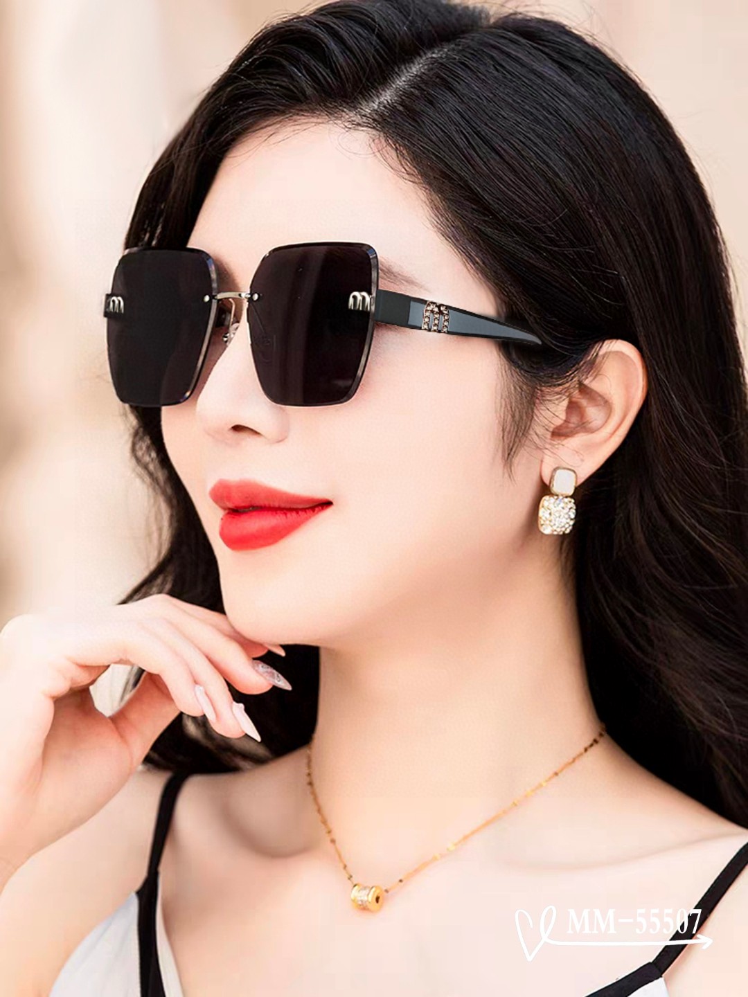   👓.【意大利谬谬-miumiu】
         🕶.【宝丽来树脂偏光镜片】
         ⭐