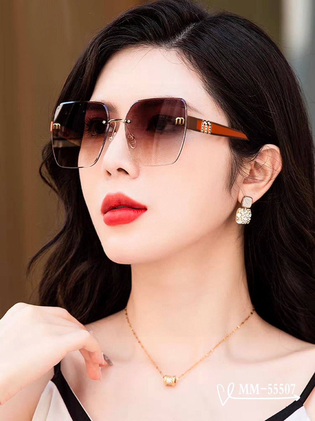   👓.【意大利谬谬-miumiu】
         🕶.【宝丽来树脂偏光镜片】
         ⭐