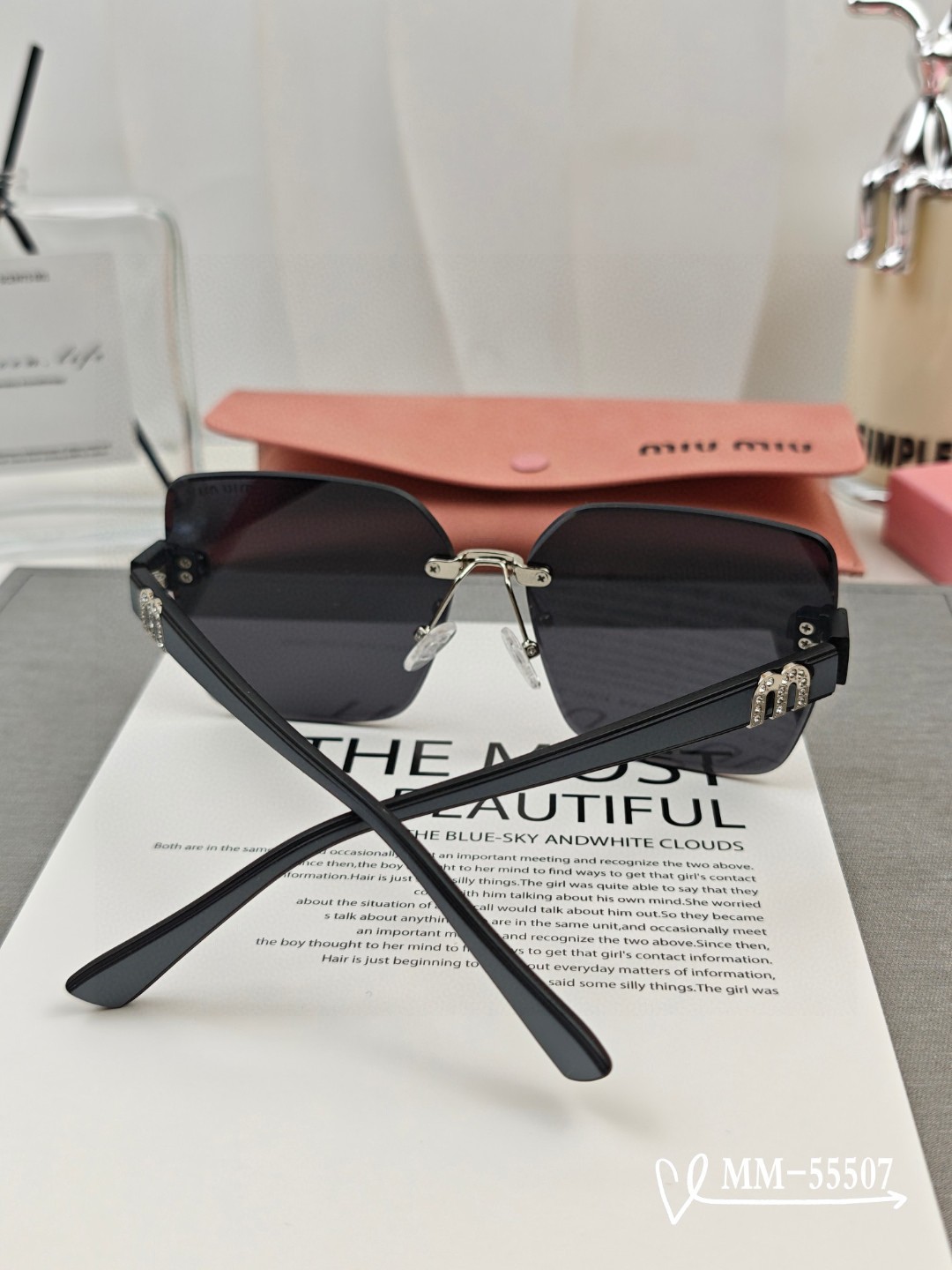   👓.【意大利谬谬-miumiu】
         🕶.【宝丽来树脂偏光镜片】
         ⭐