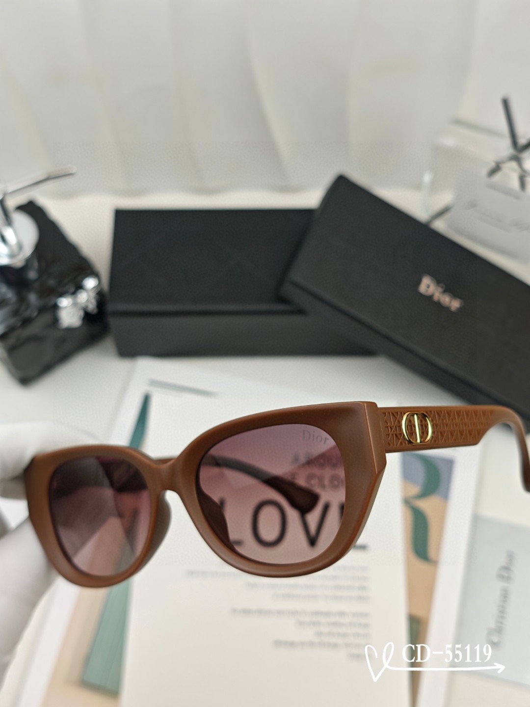    👓.【法国迪奥-DIOR】
         🕶️.【宝丽来树脂偏光镜片】
         ⭐️