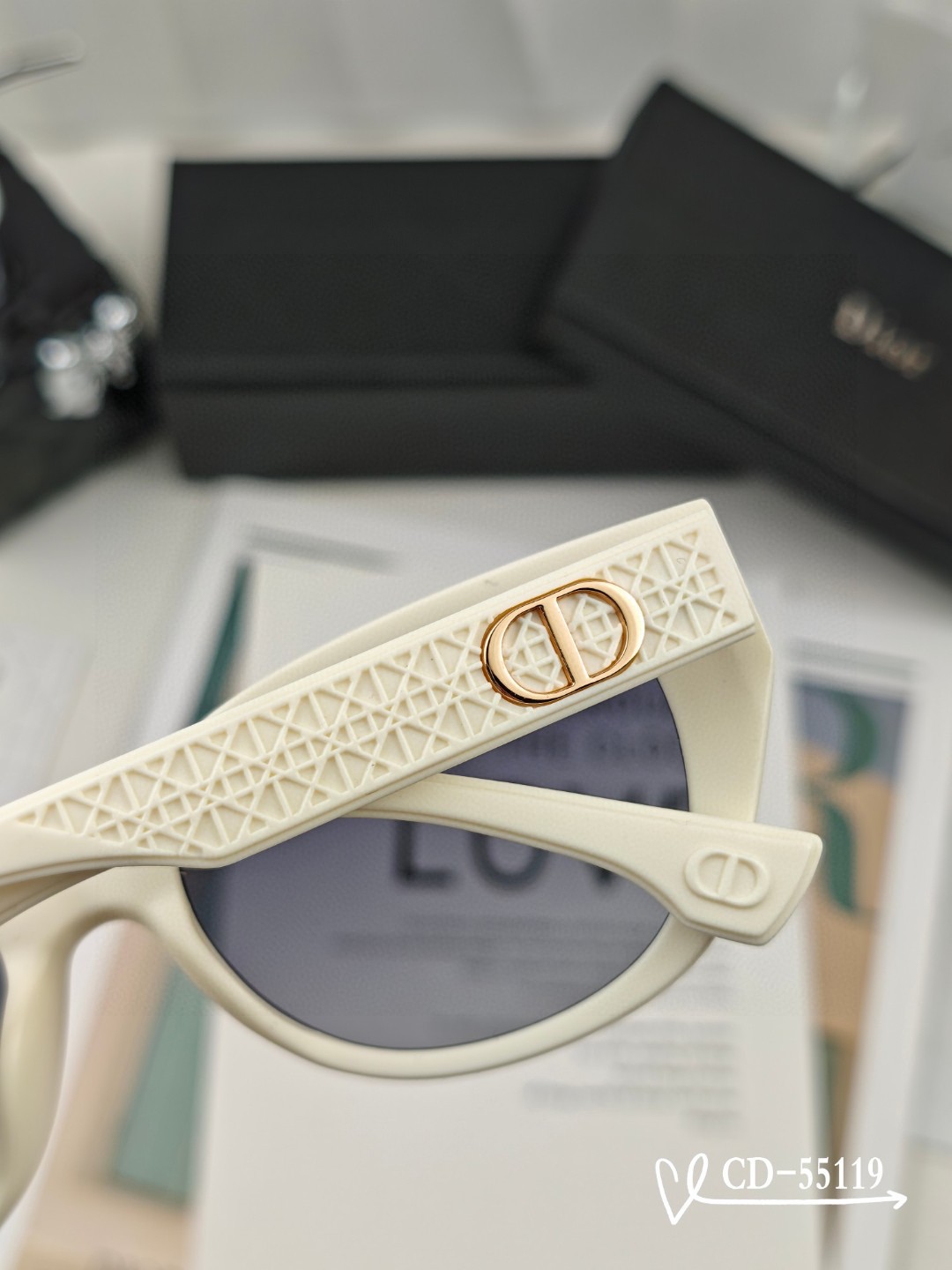    👓.【法国迪奥-DIOR】
         🕶️.【宝丽来树脂偏光镜片】
         ⭐️