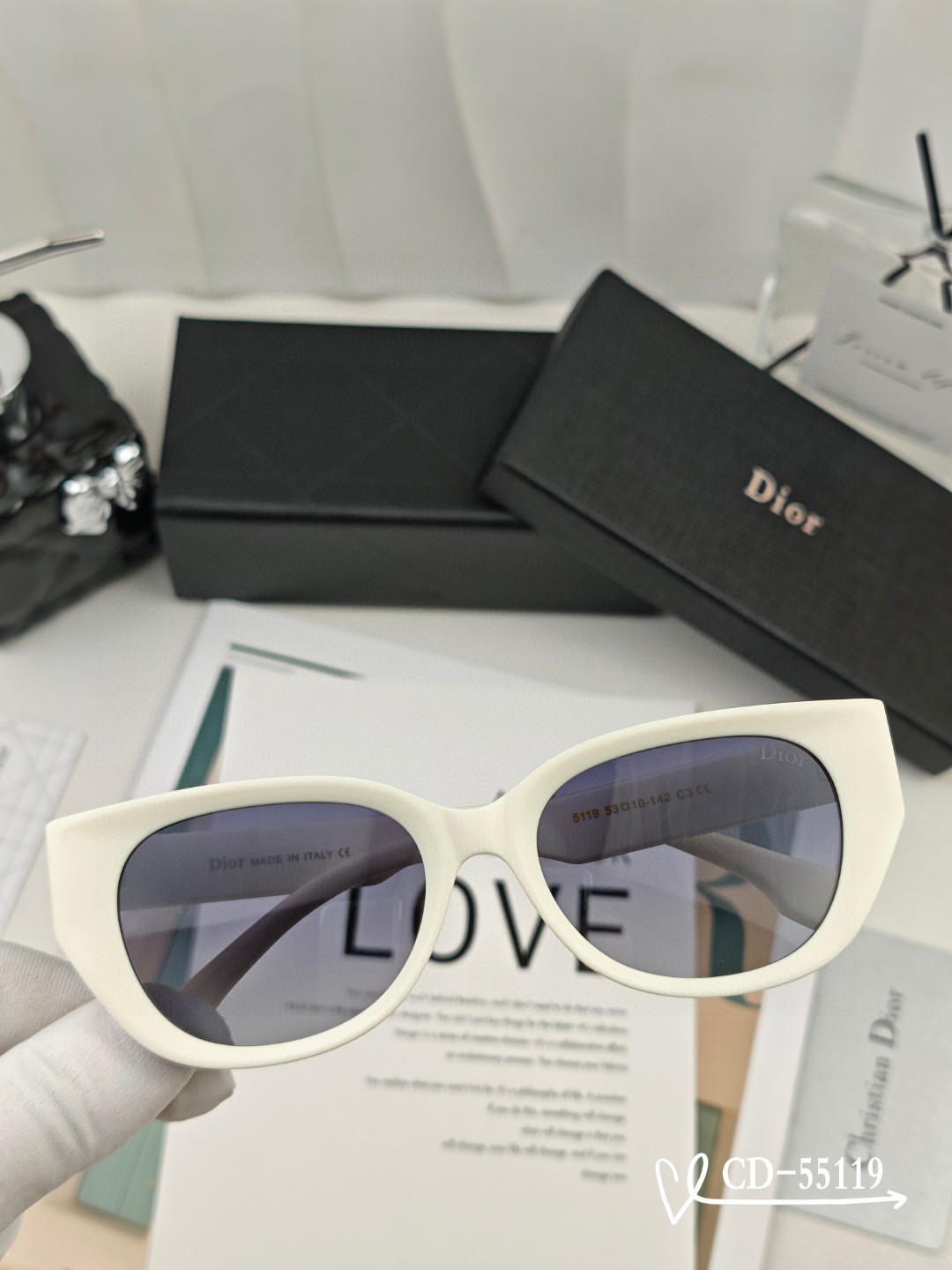    👓.【法国迪奥-DIOR】
         🕶️.【宝丽来树脂偏光镜片】
         ⭐️