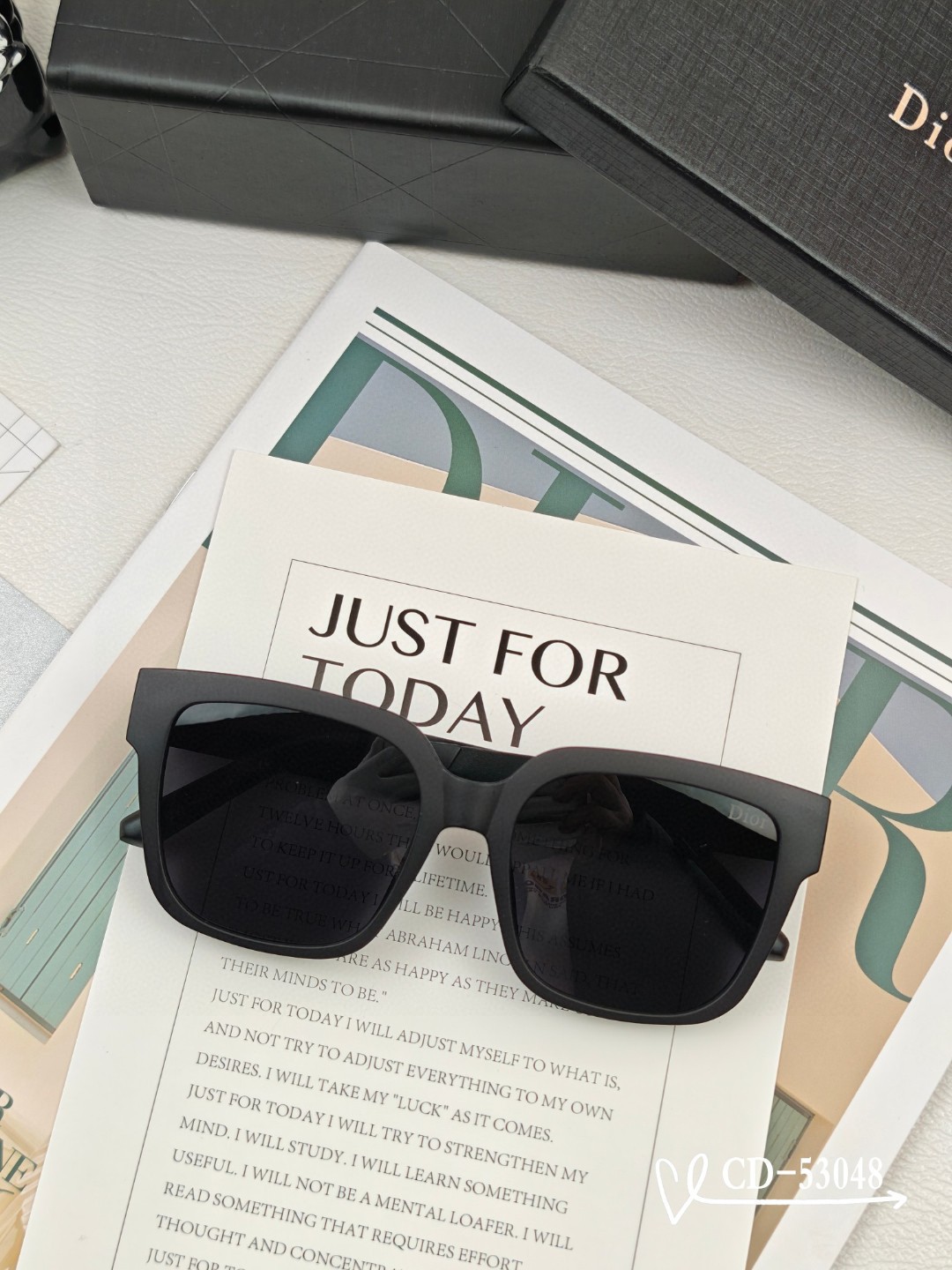    👓.【法国迪奥-DIOR】
         🕶️.【宝丽来树脂偏光镜片】
         ⭐️