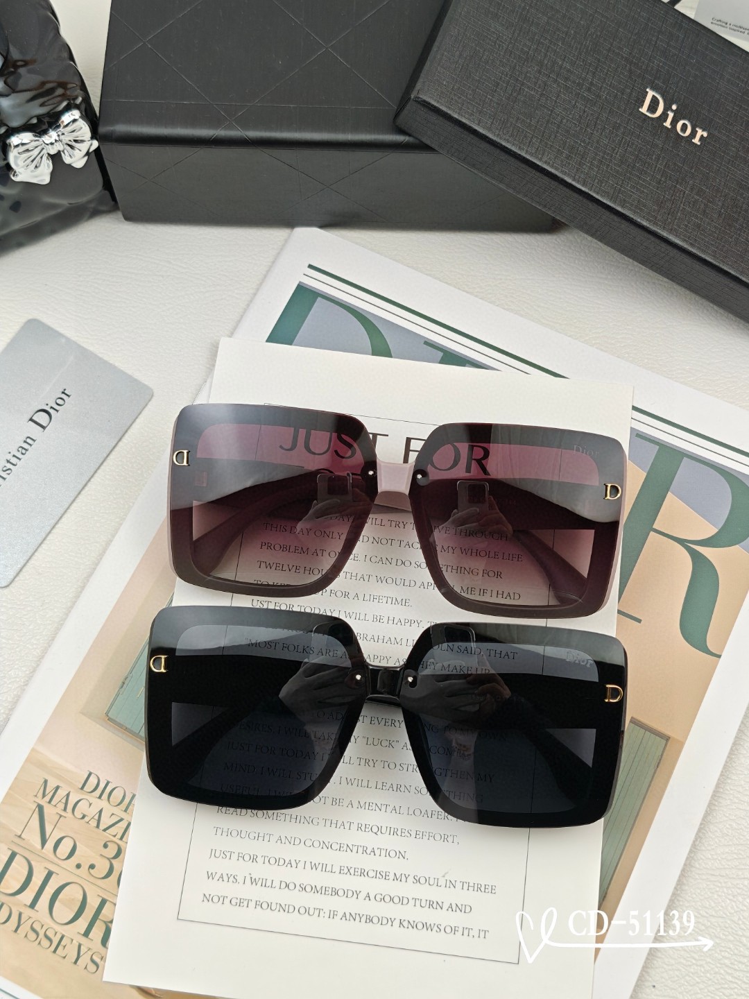    👓.【法国迪奥-DIOR】
         🕶️.【宝丽来树脂偏光镜片】
         ⭐️