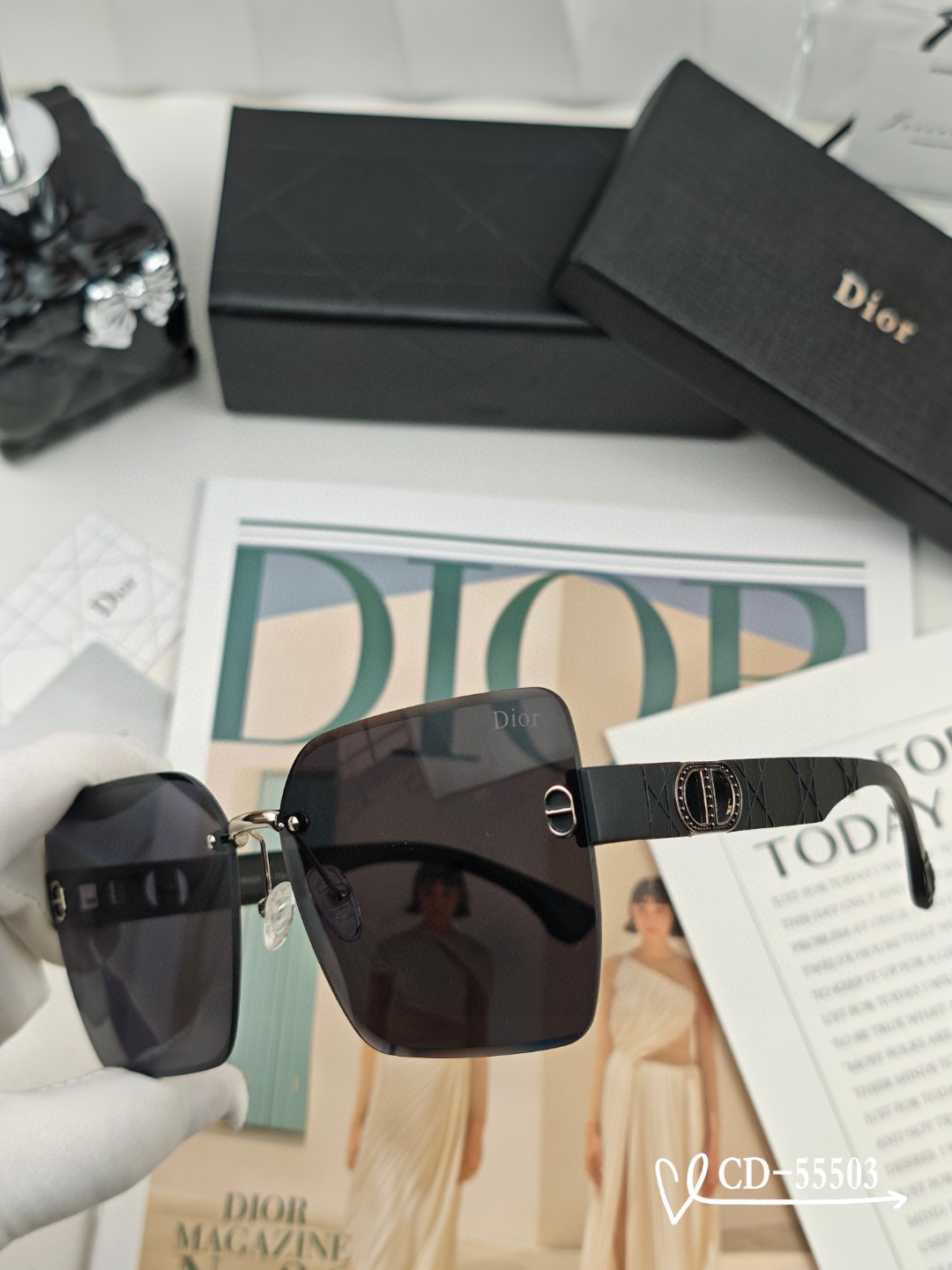    👓.【法国迪奥-DIOR】
         🕶️.【宝丽来树脂偏光镜片】
         ⭐️