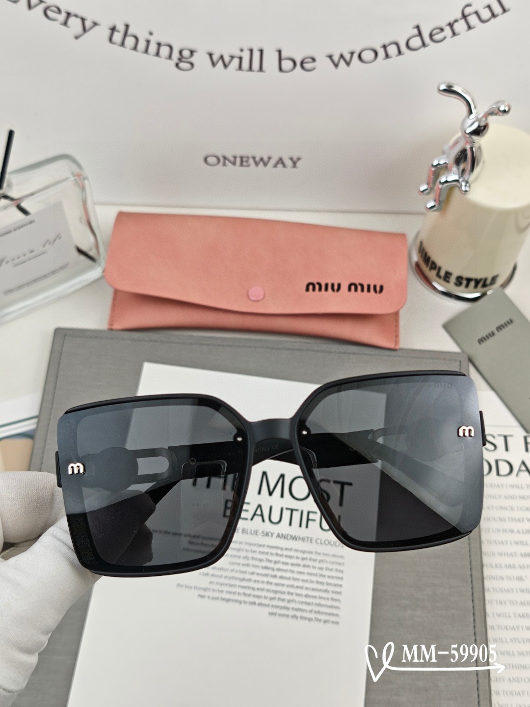   👓.【意大利谬谬-miumiu】
         🕶.【宝丽来树脂偏光镜片】
         ⭐