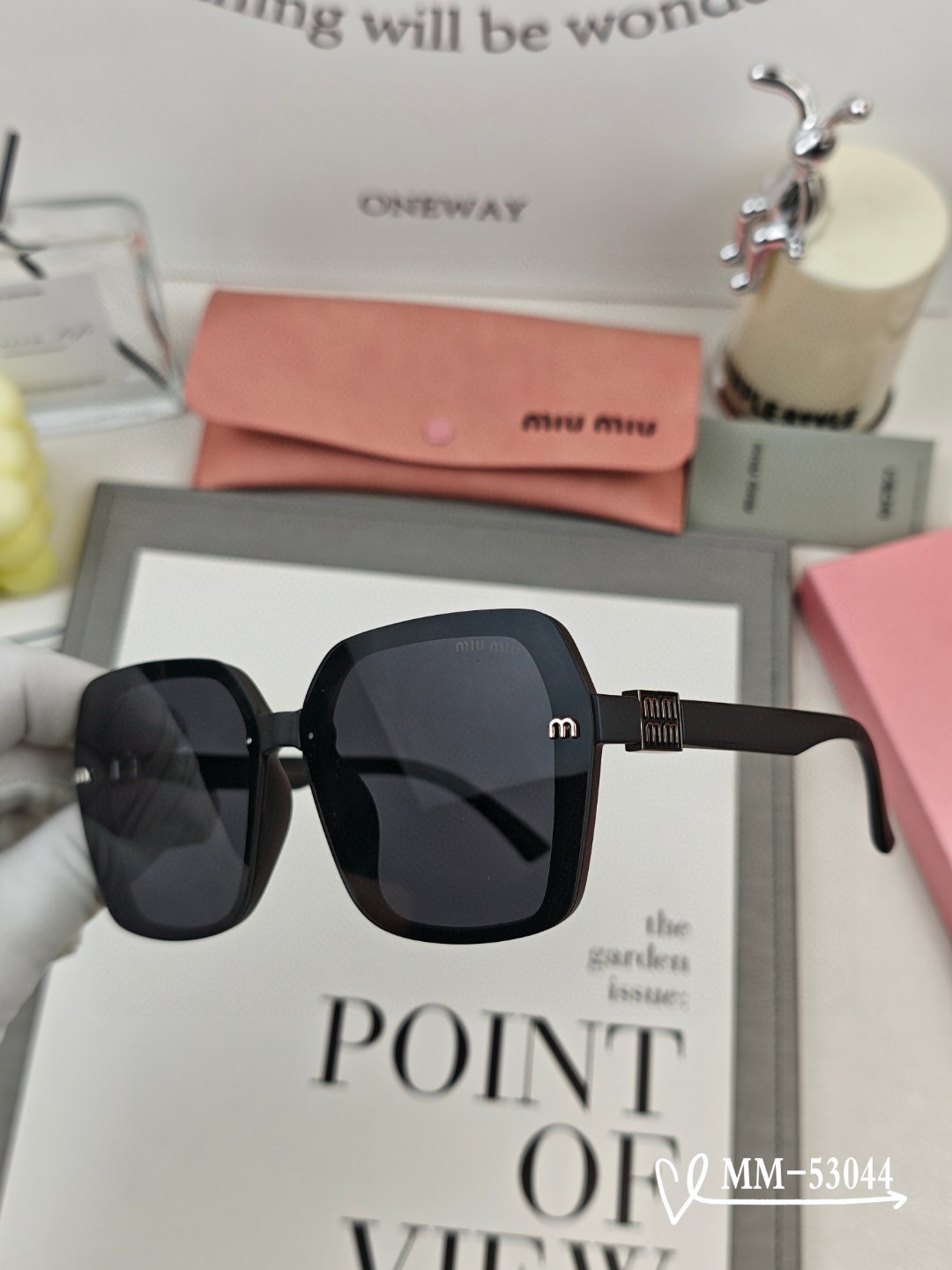   👓.【意大利谬谬-miumiu】
         🕶.【宝丽来树脂偏光镜片】
         ⭐