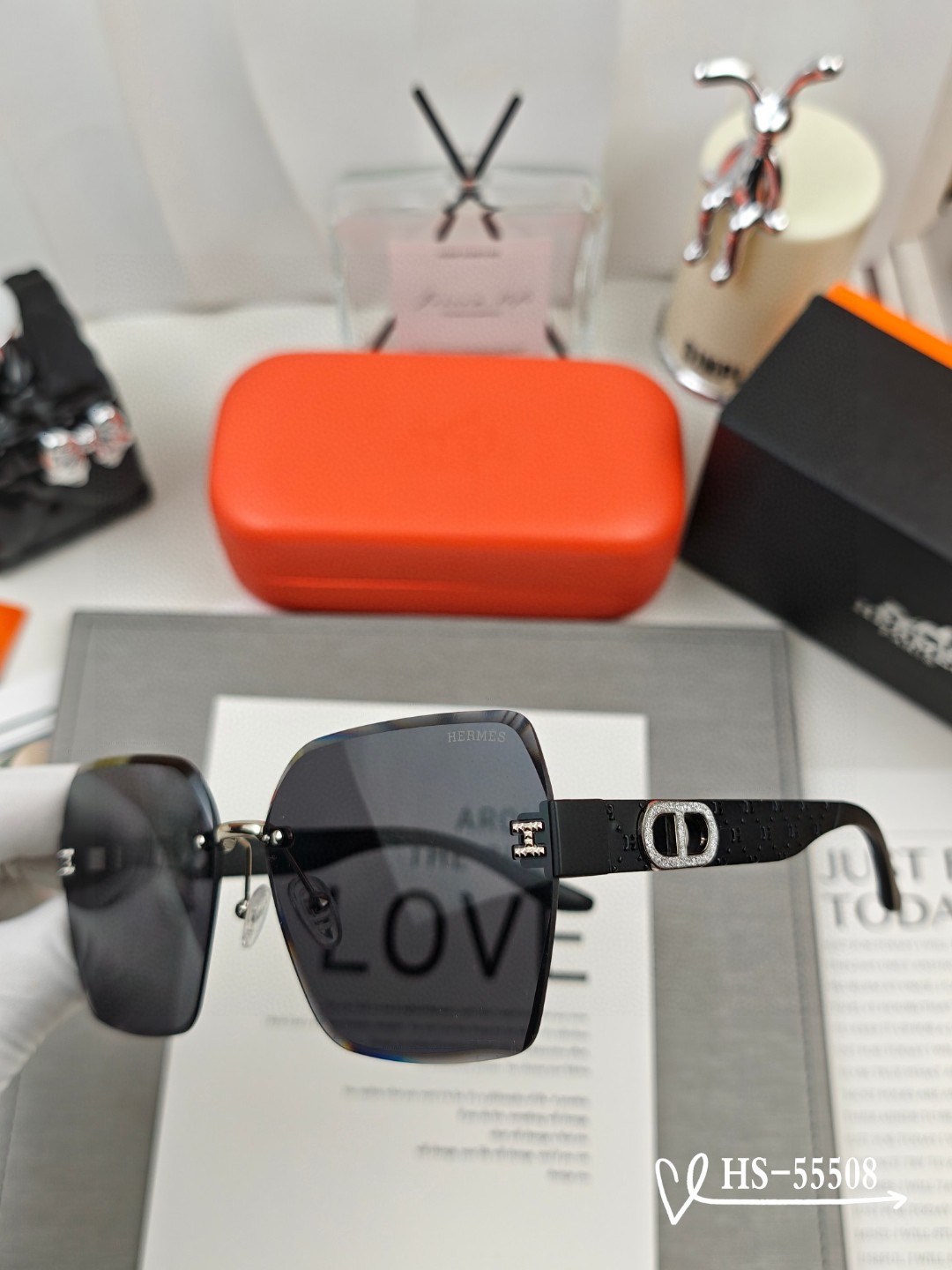    👓.【爱马仕-HERMES】
         🕶.【宝丽来树脂偏光镜片】
         ⭐️