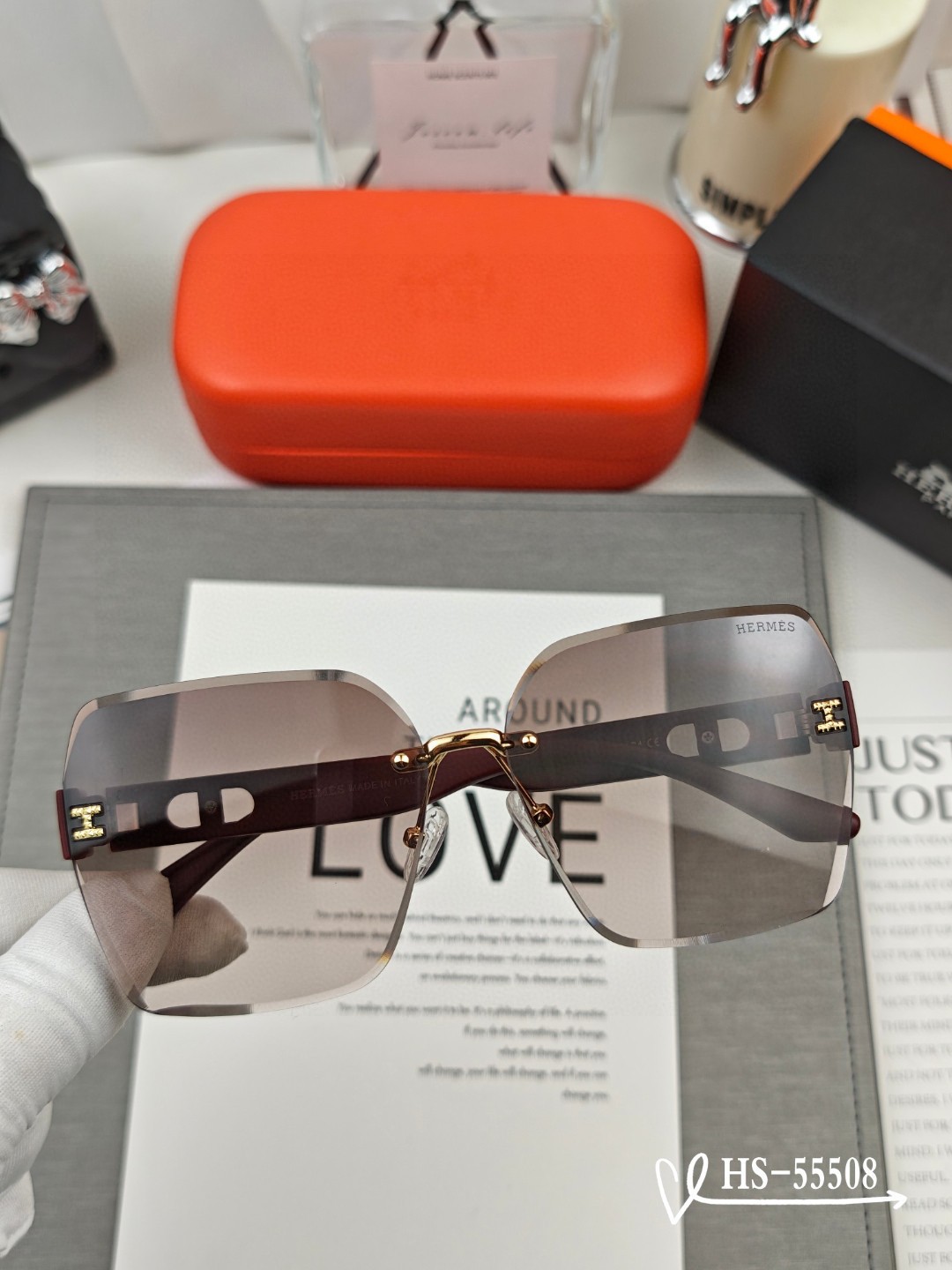    👓.【爱马仕-HERMES】
         🕶.【宝丽来树脂偏光镜片】
         ⭐️