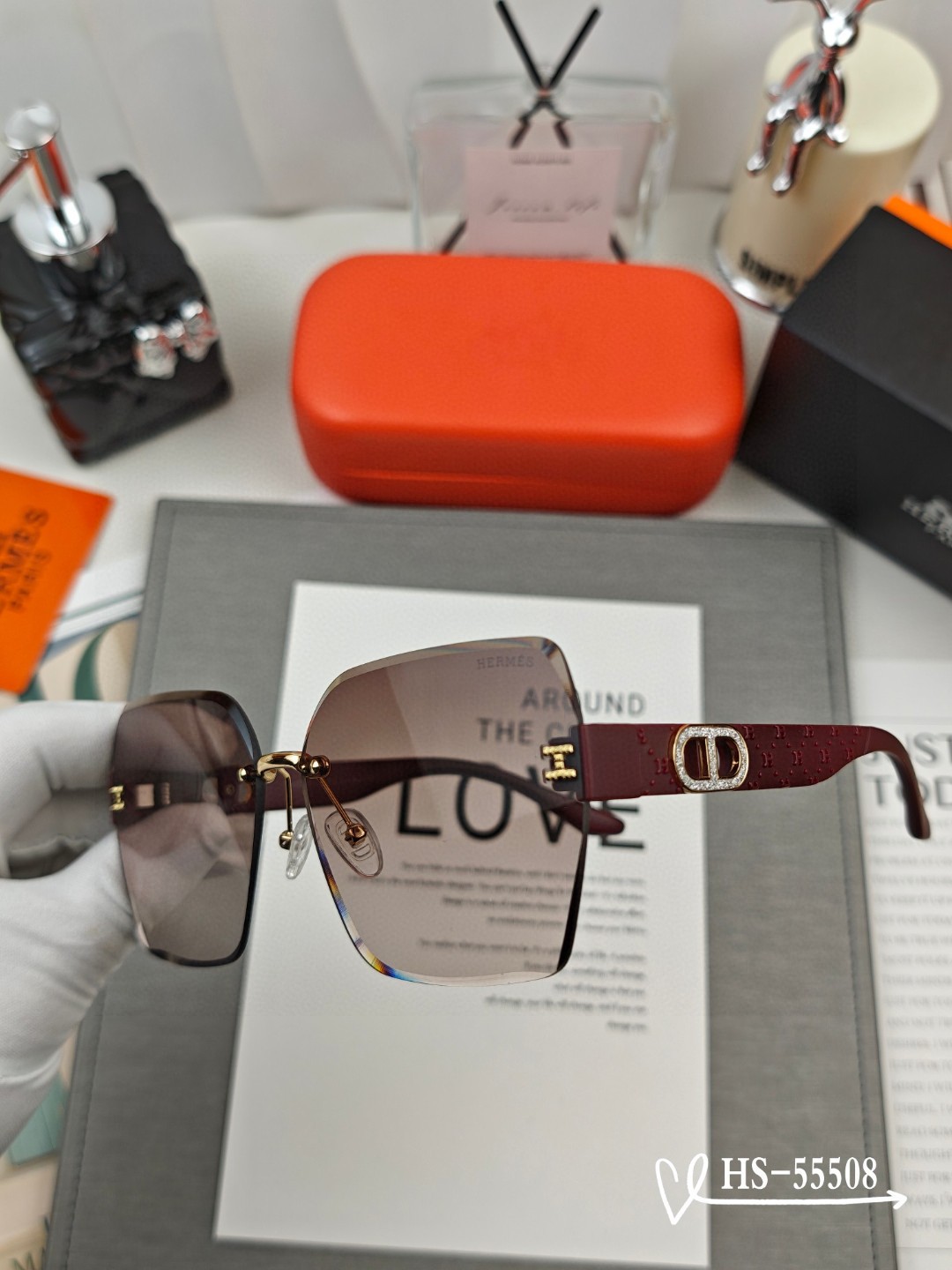    👓.【爱马仕-HERMES】
         🕶.【宝丽来树脂偏光镜片】
         ⭐️