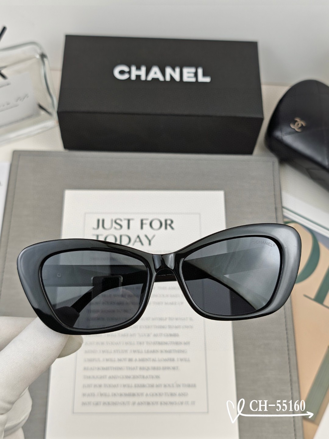   👓.【法国香奈儿-CHANEL】
         🕶.【宝丽来树脂高清镜片】
         ⭐