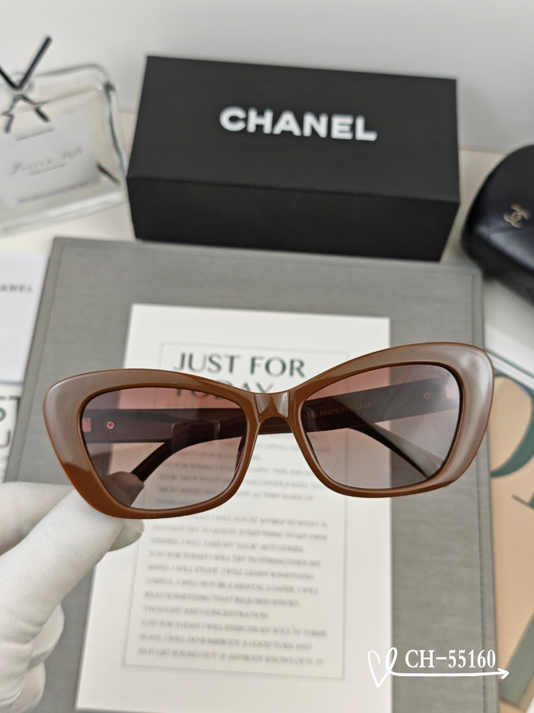   👓.【法国香奈儿-CHANEL】
         🕶.【宝丽来树脂高清镜片】
         ⭐