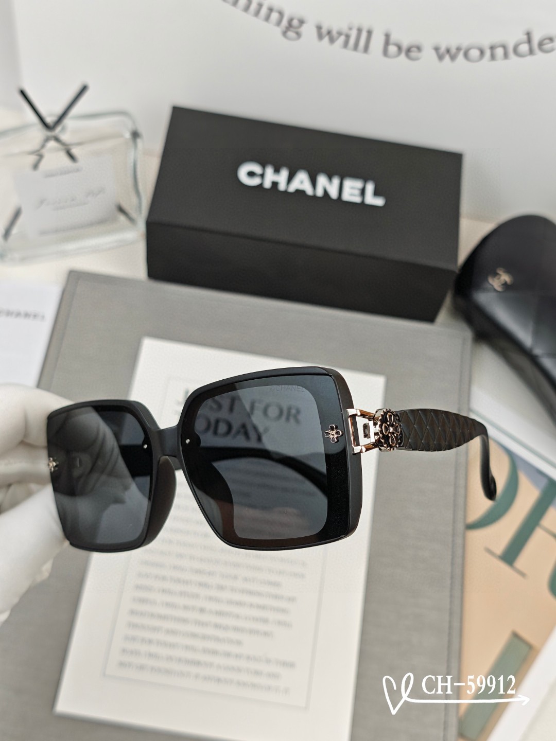   👓.【法国香奈儿-CHANEL】
         🕶.【宝丽来树脂高清镜片】
         ⭐