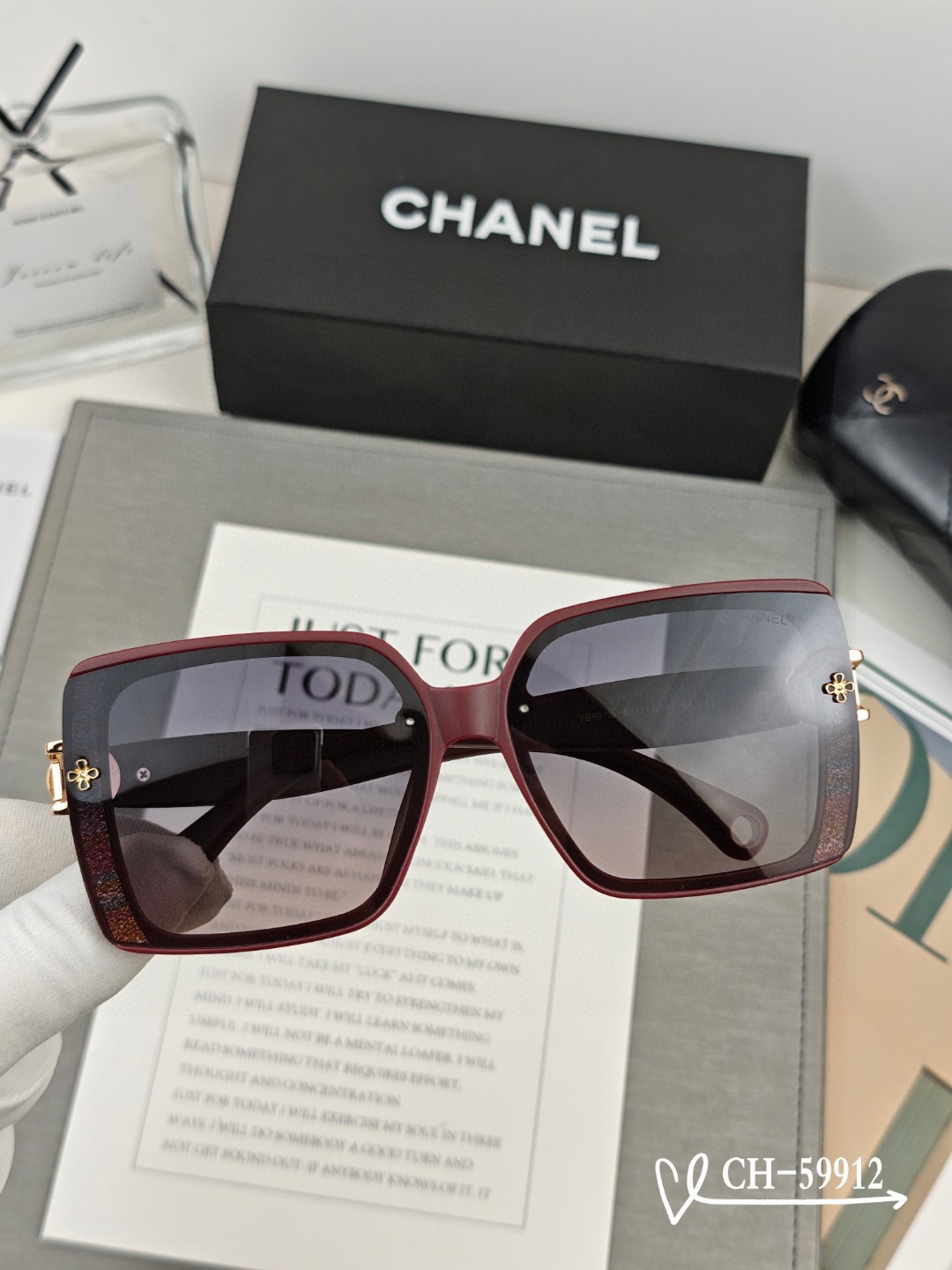   👓.【法国香奈儿-CHANEL】
         🕶.【宝丽来树脂高清镜片】
         ⭐