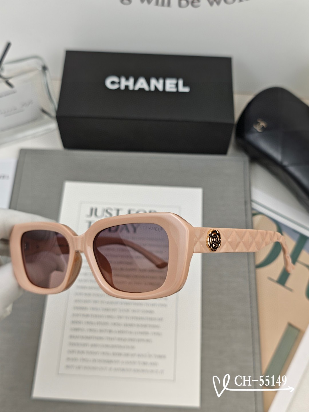  👓.【法国香奈儿-CHANEL】
         🕶.【宝丽来树脂高清镜片】
         ⭐