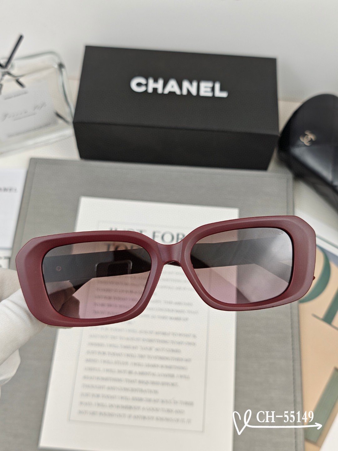   👓.【法国香奈儿-CHANEL】
         🕶.【宝丽来树脂高清镜片】
         ⭐