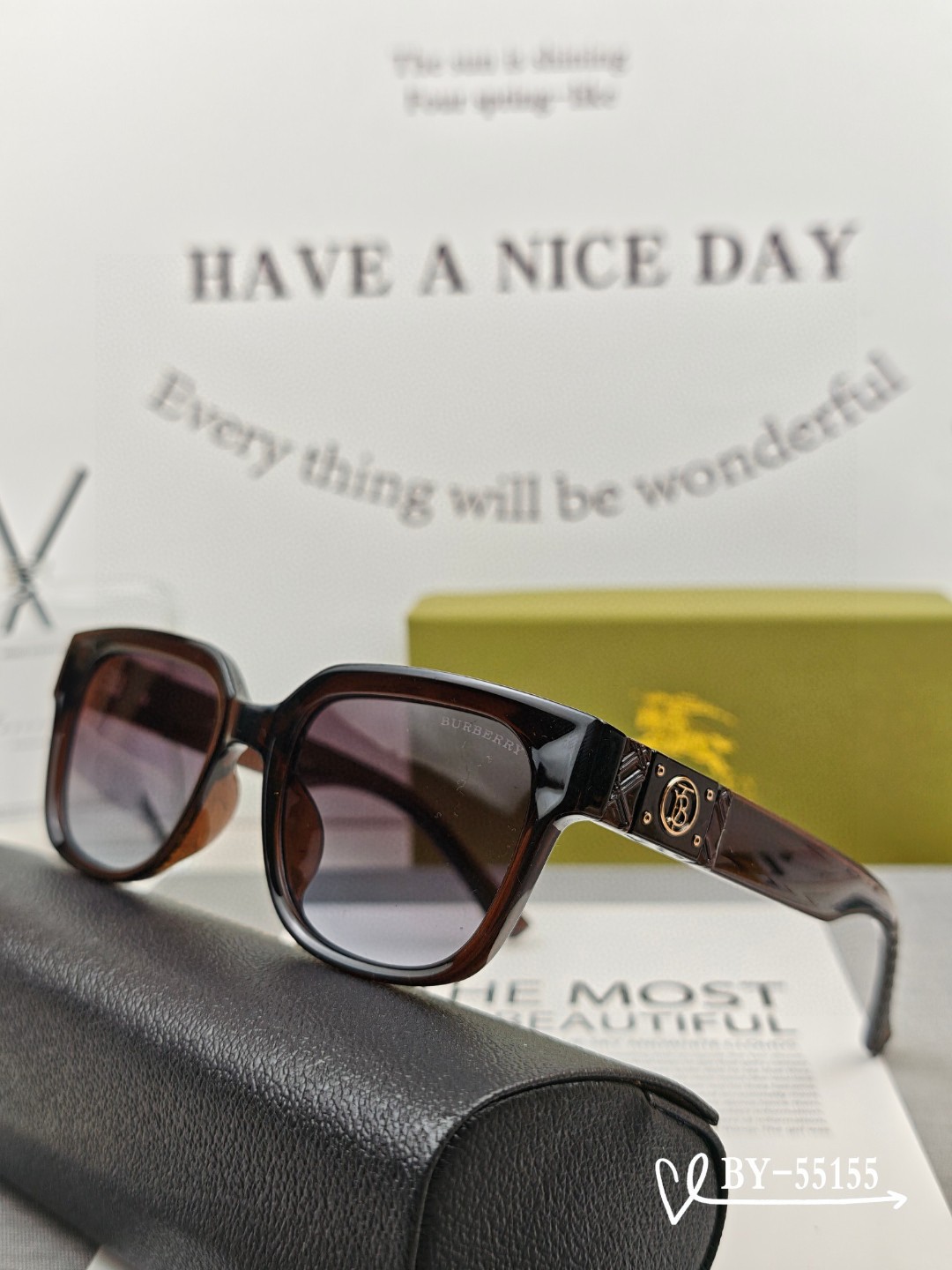   👓.【Burberry-巴宝莉】
         🕶.【宝丽来树脂偏光镜片】
         ⭐