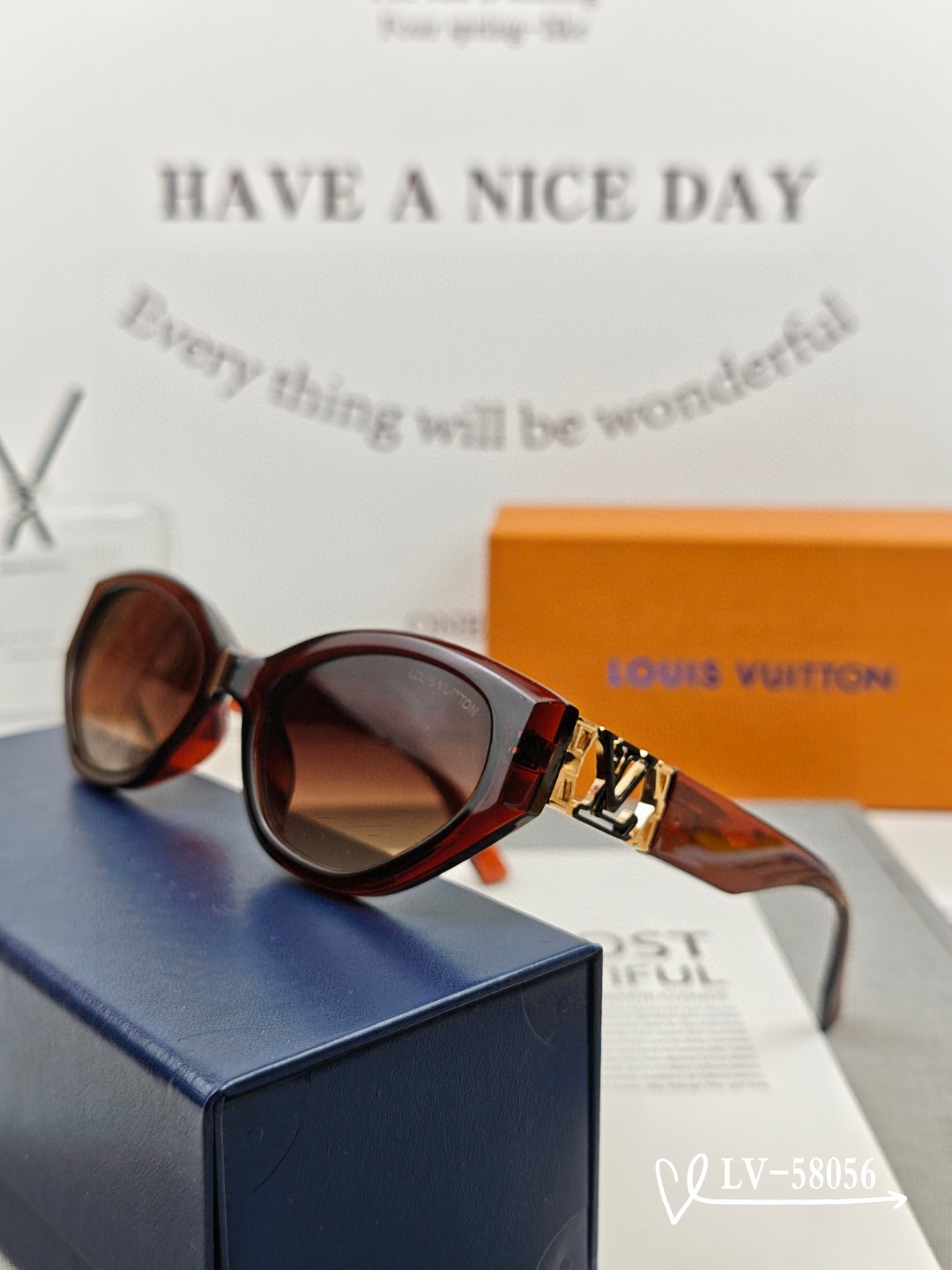   👓.【路易威登-LV】
         🕶.【宝丽来树脂镜片】
         ⭐️.【TR镜架