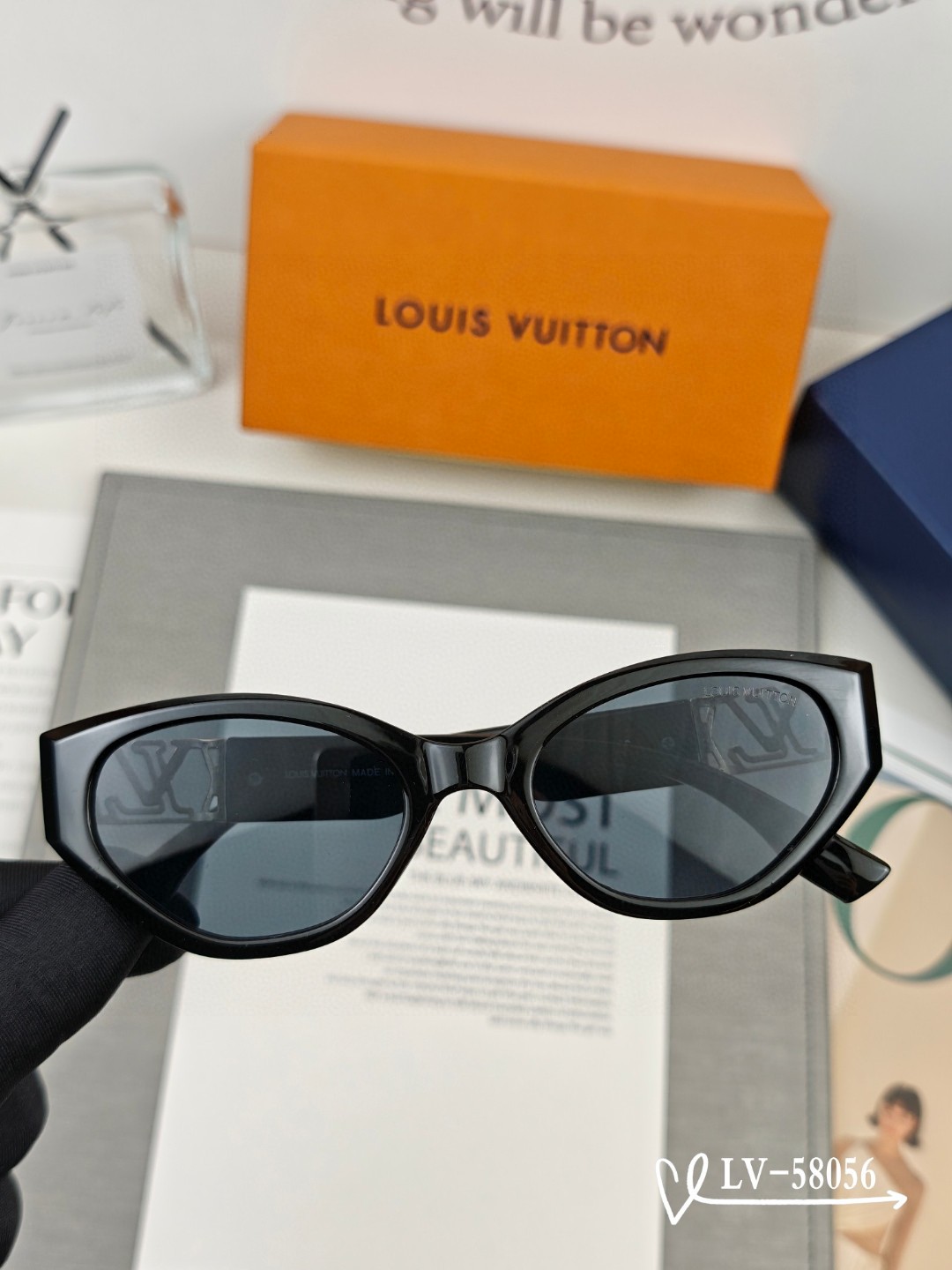   👓.【路易威登-LV】
         🕶.【宝丽来树脂镜片】
         ⭐️.【TR镜架