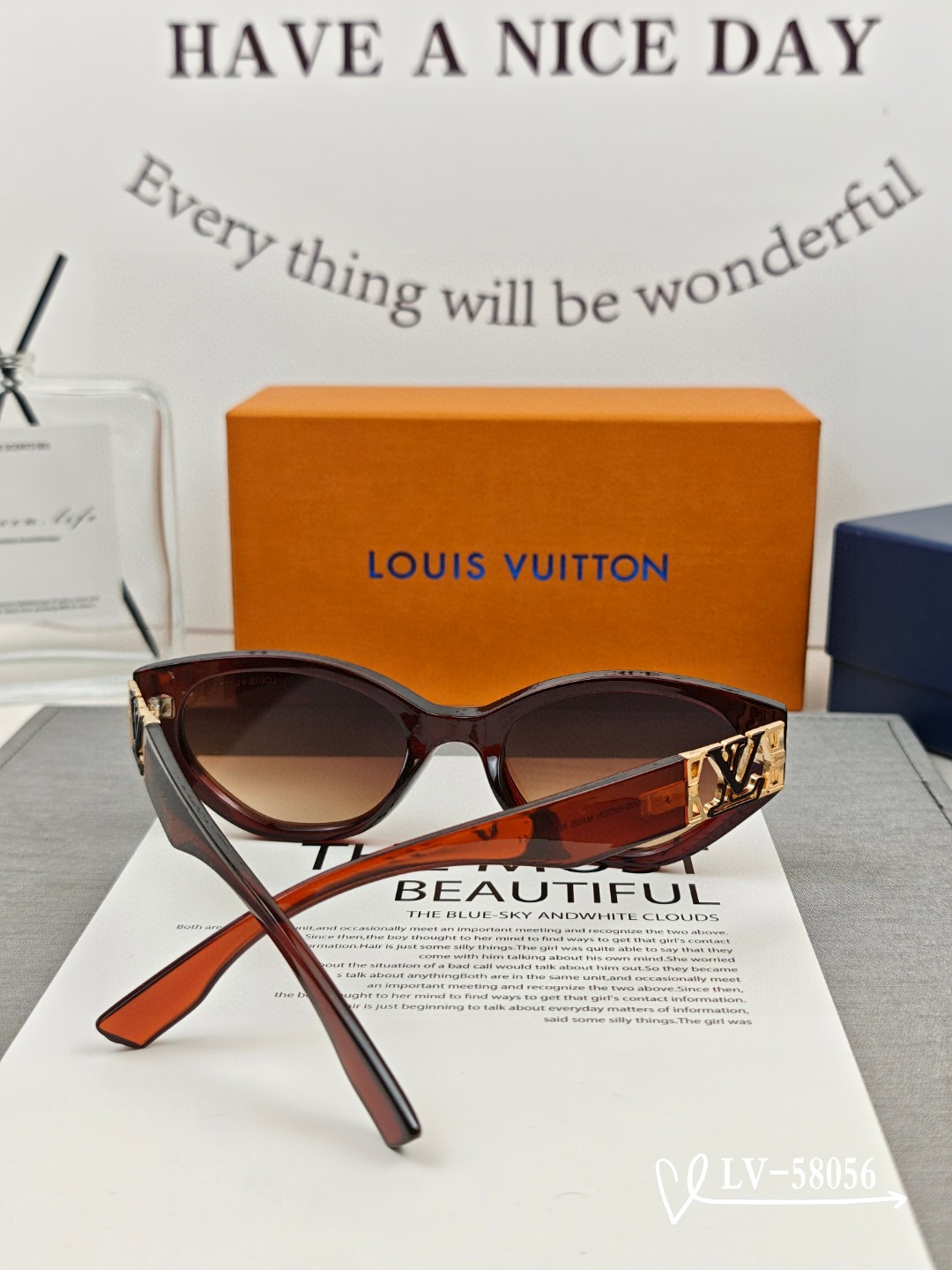   👓.【路易威登-LV】
         🕶.【宝丽来树脂镜片】
         ⭐️.【TR镜架
