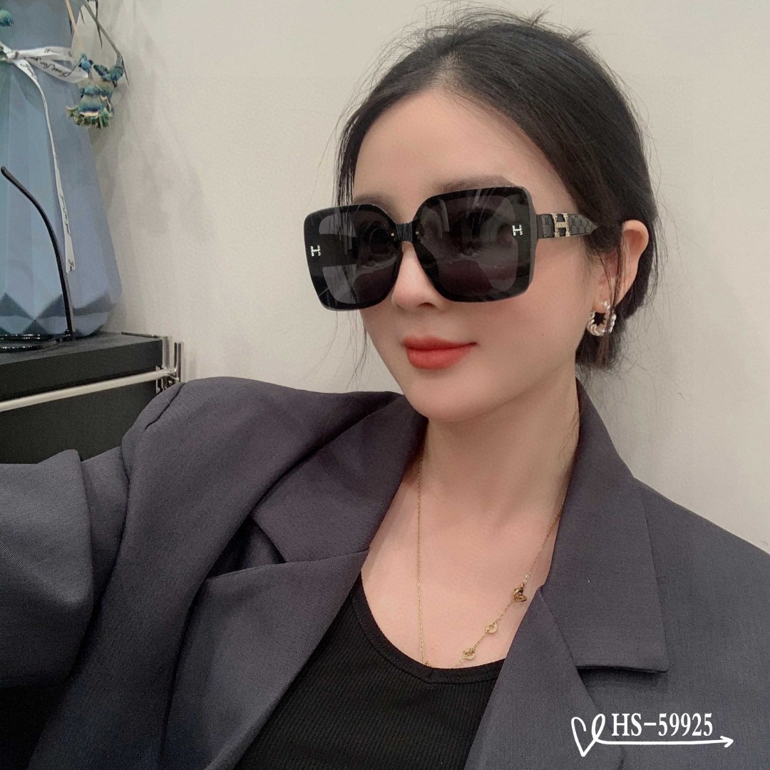    👓.【爱马仕-HERMES】
         🕶.【宝丽来树脂偏光镜片】
         ⭐️