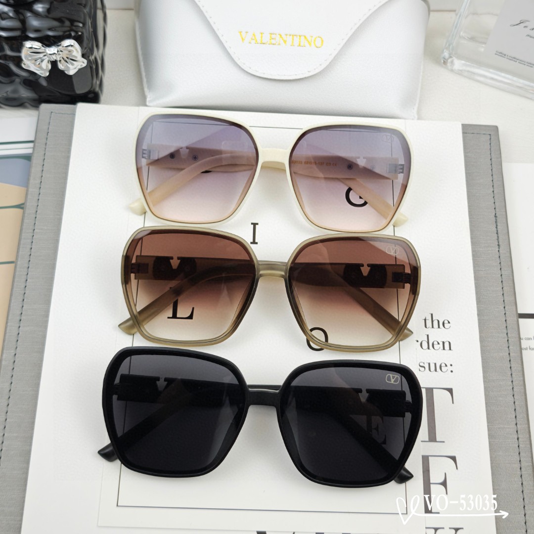   👓.【VALENTINO-华伦天奴】
         🕶.【宝丽来树脂镜片】
         ⭐