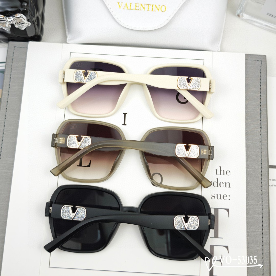   👓.【VALENTINO-华伦天奴】
         🕶.【宝丽来树脂镜片】
         ⭐