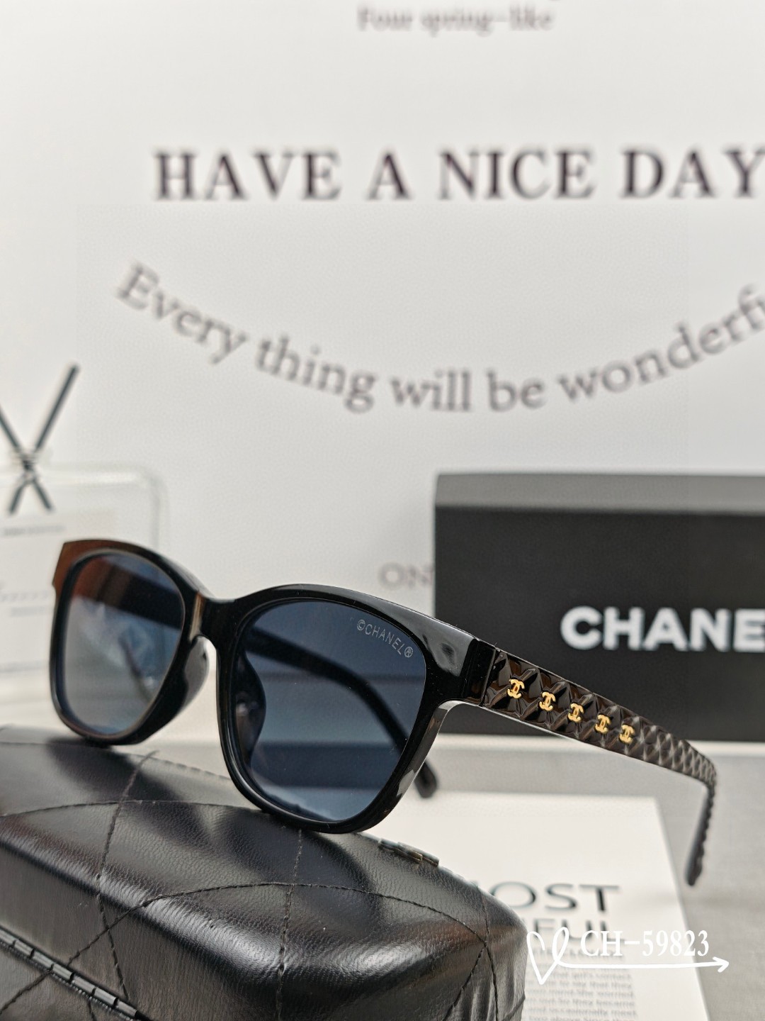   👓.【法国香奈儿-CHANEL】
         🕶.【宝丽来树脂高清镜片】
         ⭐