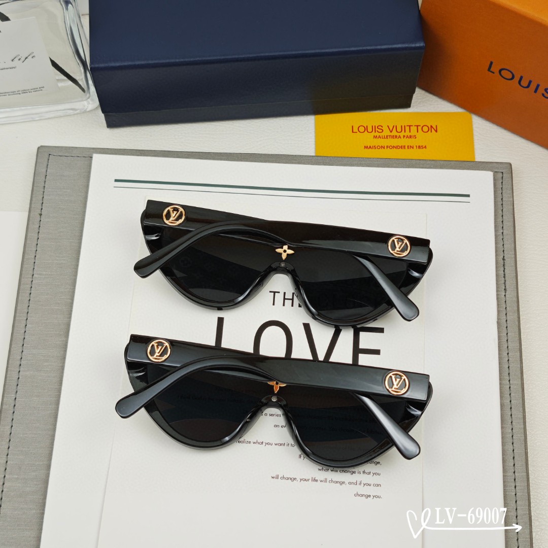  👓.【路易威登-LV】
         🕶.【宝丽来树脂镜片】
         ⭐️.【TR镜架