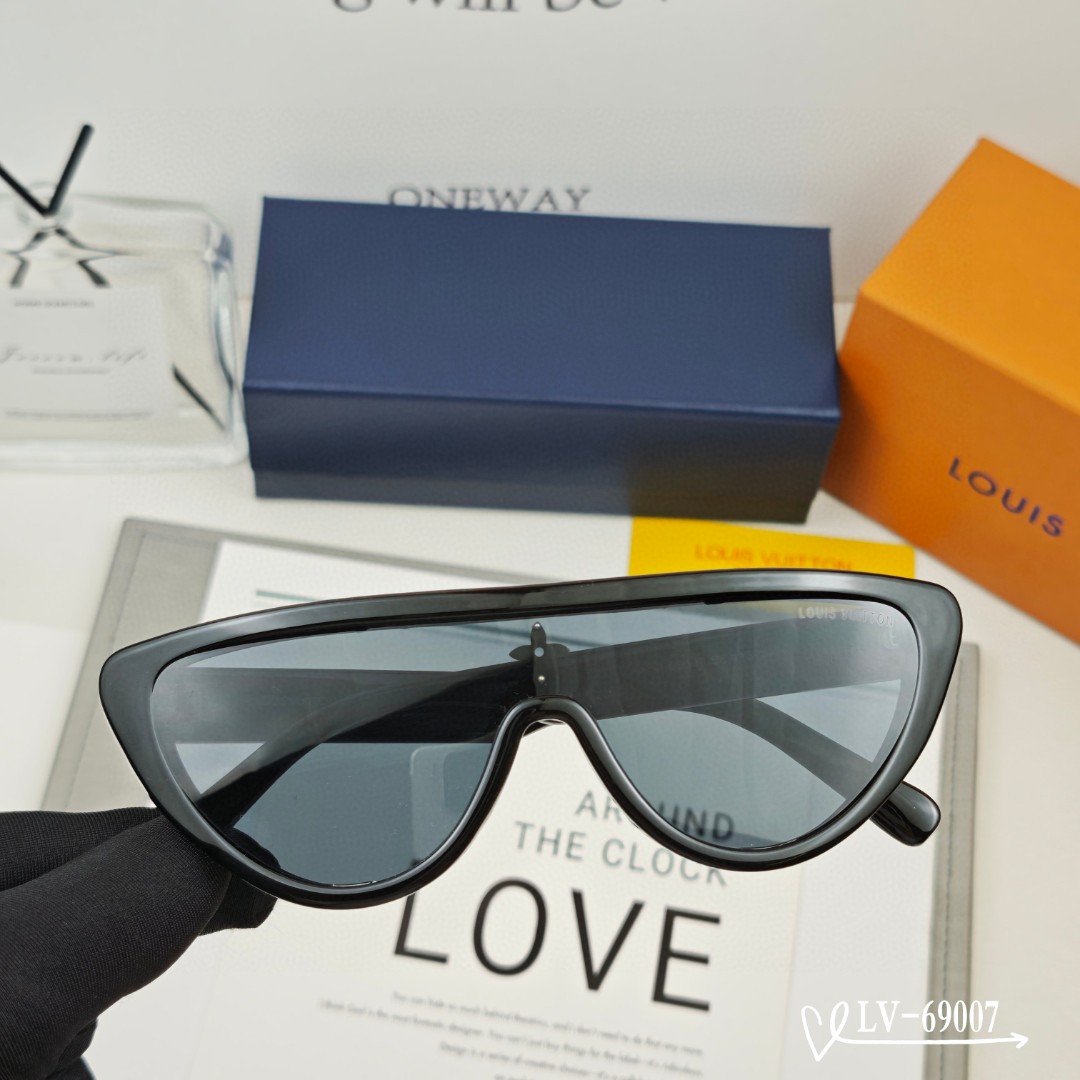   👓.【路易威登-LV】
         🕶.【宝丽来树脂镜片】
         ⭐️.【TR镜架