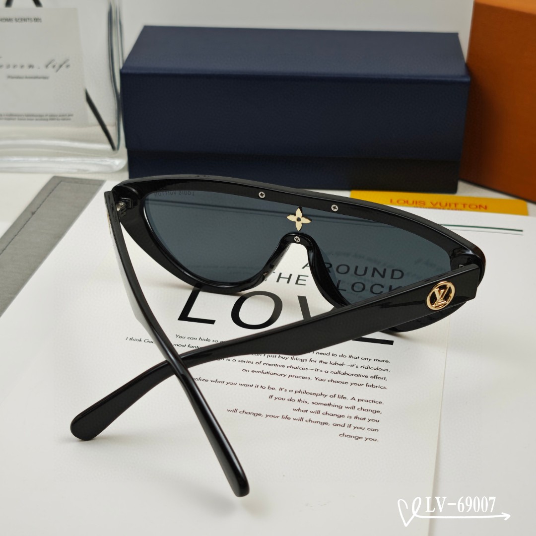   👓.【路易威登-LV】
         🕶.【宝丽来树脂镜片】
         ⭐️.【TR镜架