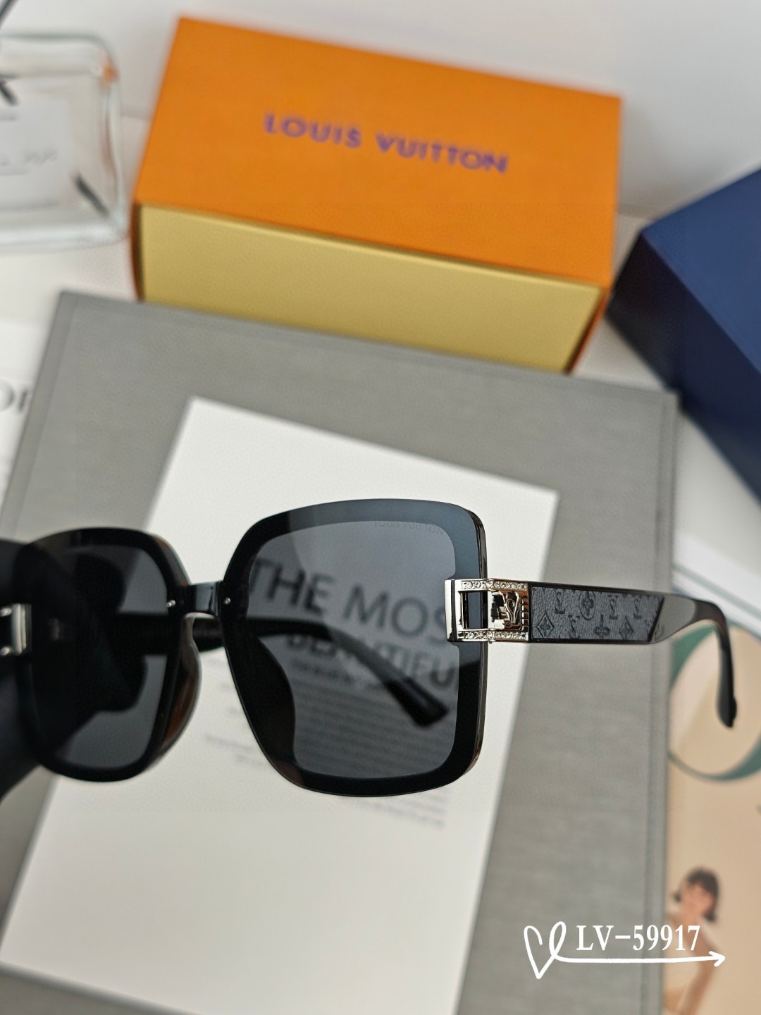   👓.【路易威登-LV】
         🕶.【宝丽来树脂镜片】
         ⭐️.【TR镜架