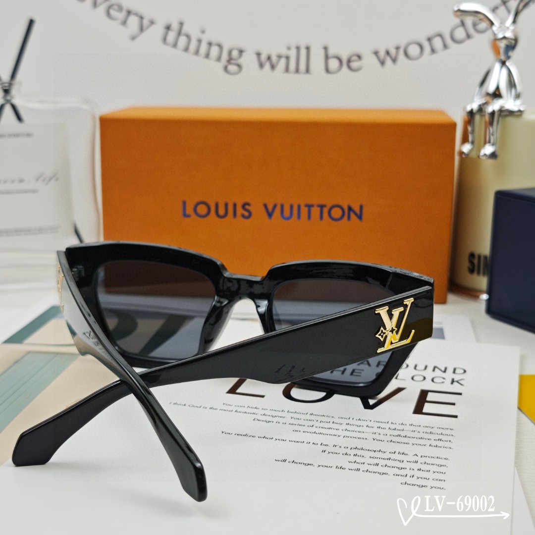   👓.【路易威登-LV】
         🕶.【宝丽来树脂镜片】
         ⭐️.【TR镜架