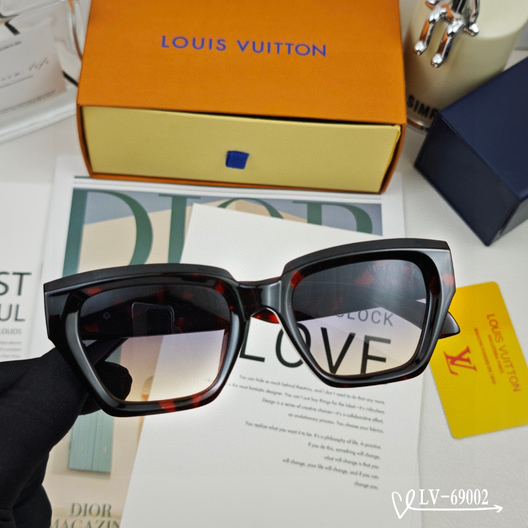   👓.【路易威登-LV】
         🕶.【宝丽来树脂镜片】
         ⭐️.【TR镜架