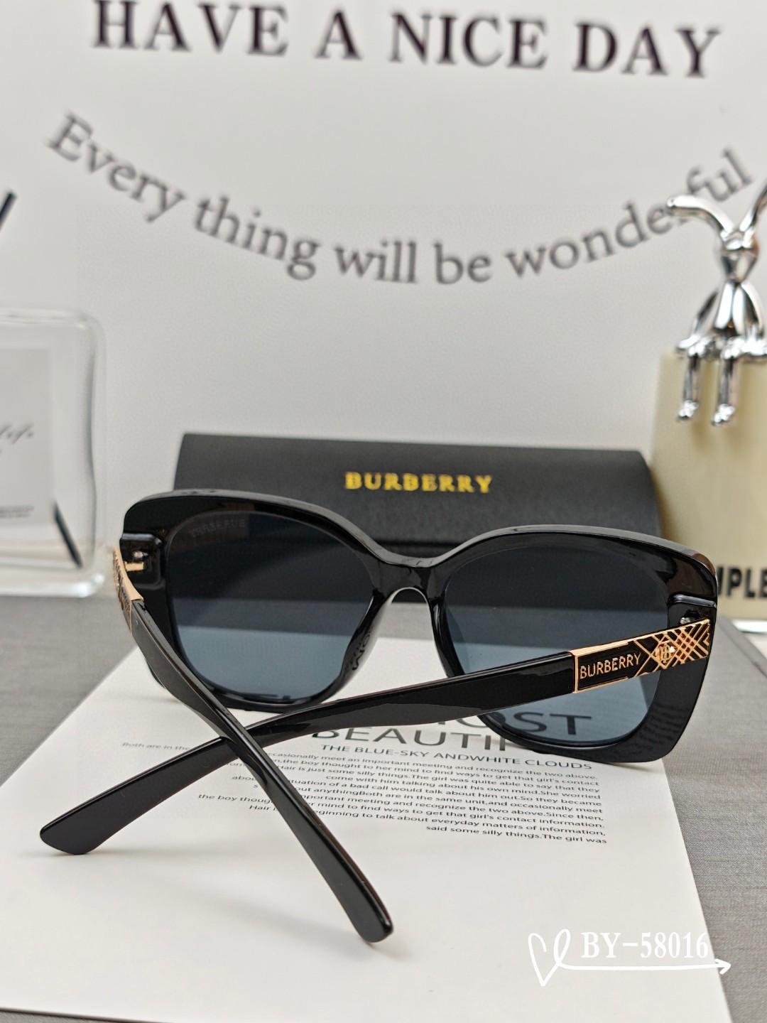   👓.【Burberry-巴宝莉】
         🕶.【宝丽来树脂偏光镜片】
         ⭐