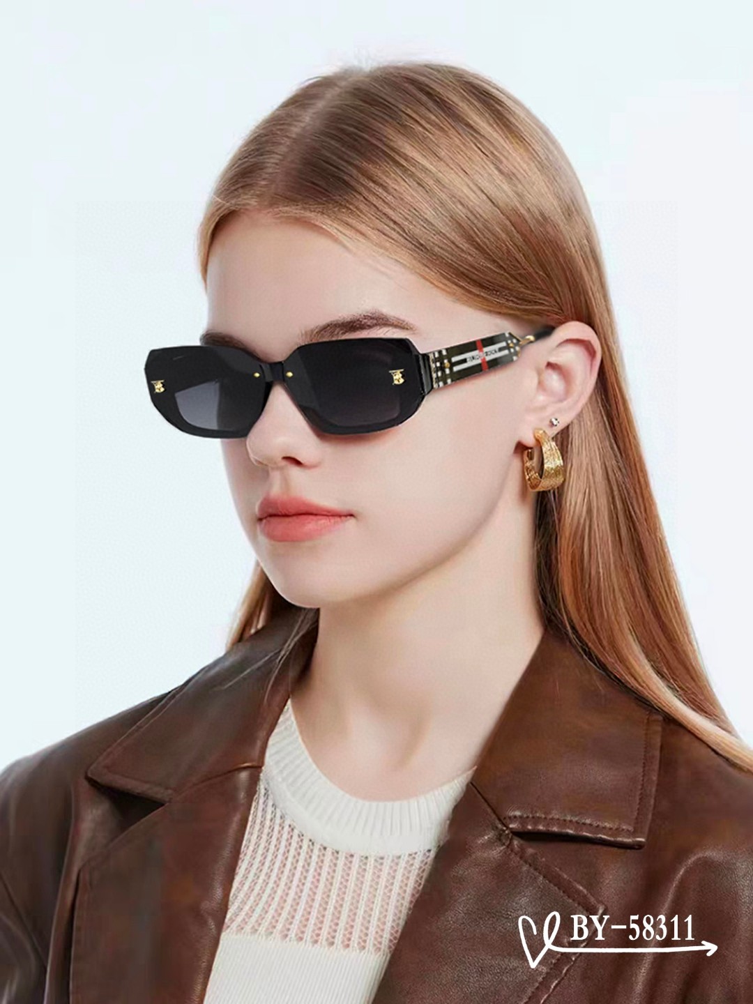   👓.【Burberry-巴宝莉】
         🕶.【宝丽来树脂偏光镜片】
         ⭐