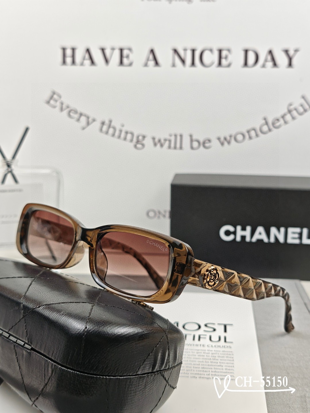   👓.【法国香奈儿-CHANEL】
         🕶.【宝丽来树脂高清镜片】
         ⭐