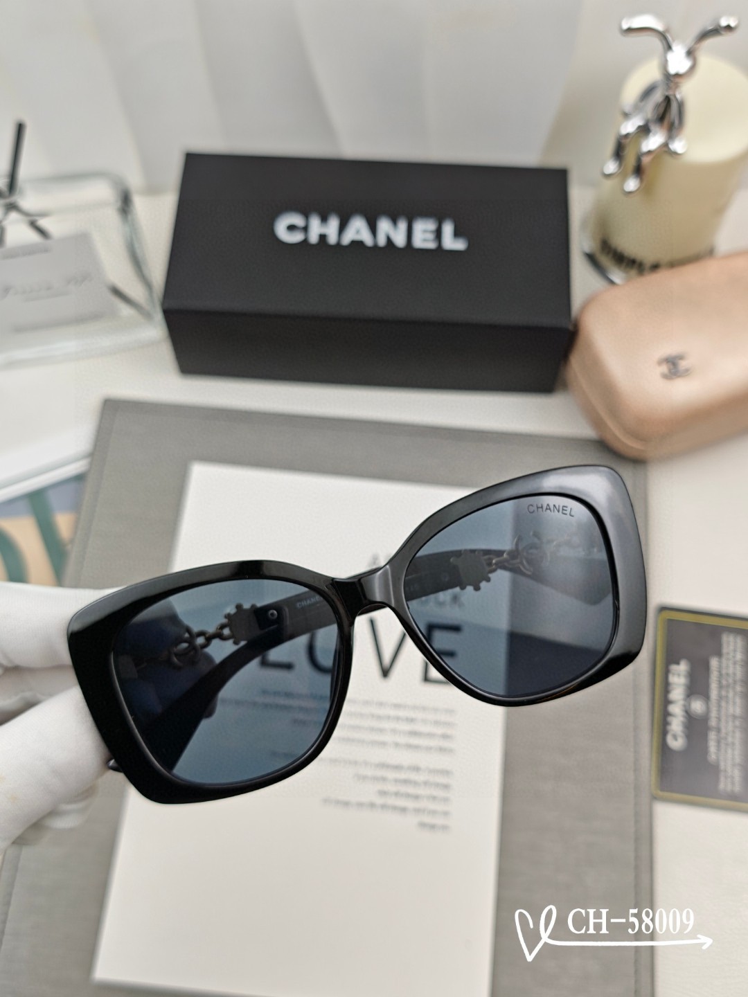   👓.【法国香奈儿-CHANEL】
         🕶.【宝丽来树脂高清镜片】
         ⭐