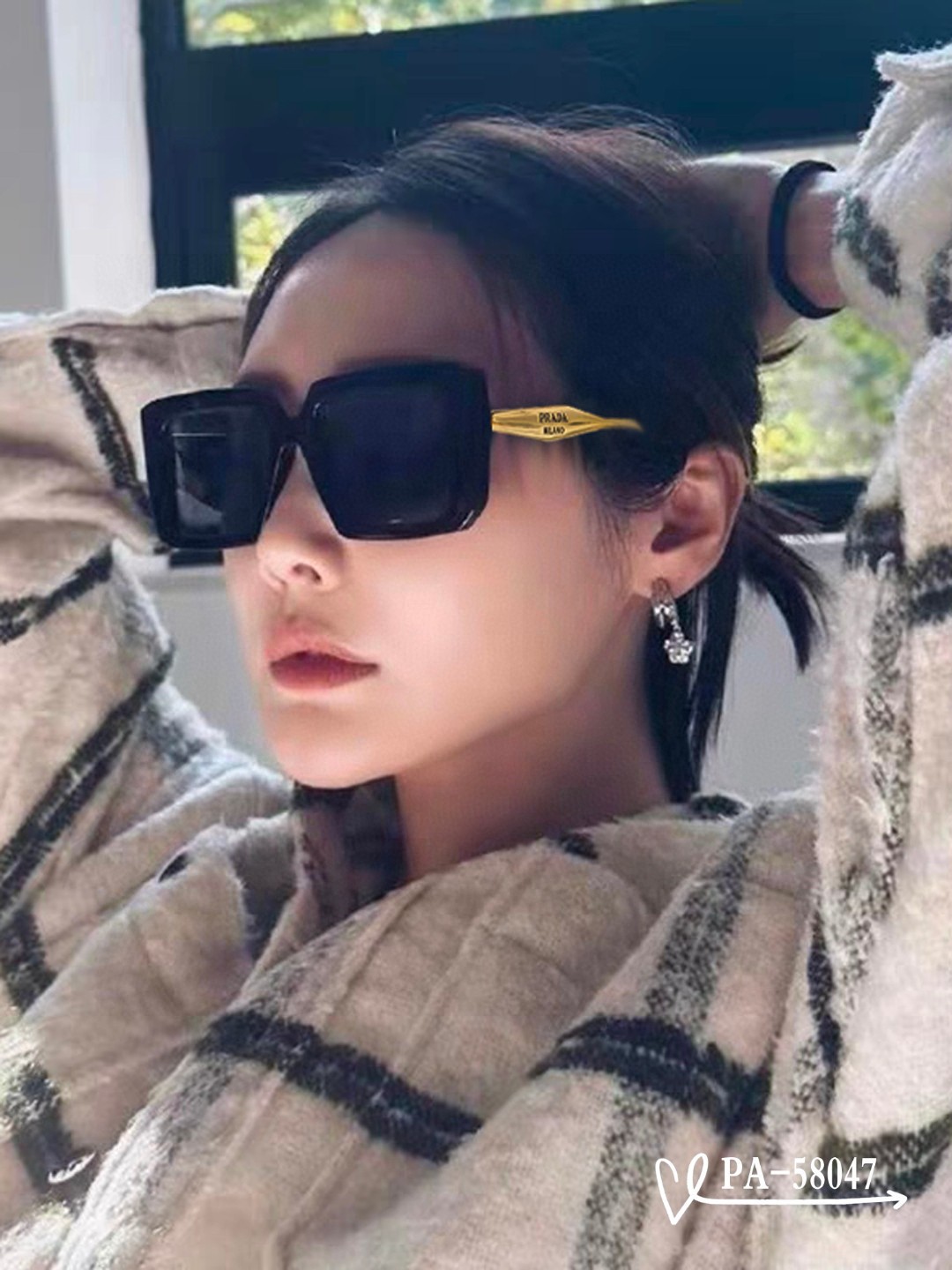 NO:256486,.【PRADA-Prada】 .【Polaroid resin lens】 .【TR frame lightweight and comfortable to wear】 .【size-13-】 .【New sunglasses reduce the burden of strong light, same style as celebrities, block harmful light and prevent radiation, essential products for travel and matching clothes, you can also use it when driving!  Lead the new fashion concept and don't let the sun disturb your interest.Model58047♀】GlassesSunglassesSunglasses,Glasses,prada,prada19860909.【PRADA-普拉达】 .【宝丽来树脂镜片】 .【TR镜架轻便佩戴舒适】 .【size-13-】 .【新款太阳镜减轻强光负担,明星同款,遮挡有害光线防辐射,出行旅游搭配衣服必备品,开车也可以用哦！引领时尚新概念,不让阳光打扰你的兴致.Model58047♀】眼镜墨镜太阳镜,眼镜,prada,prada,glasses