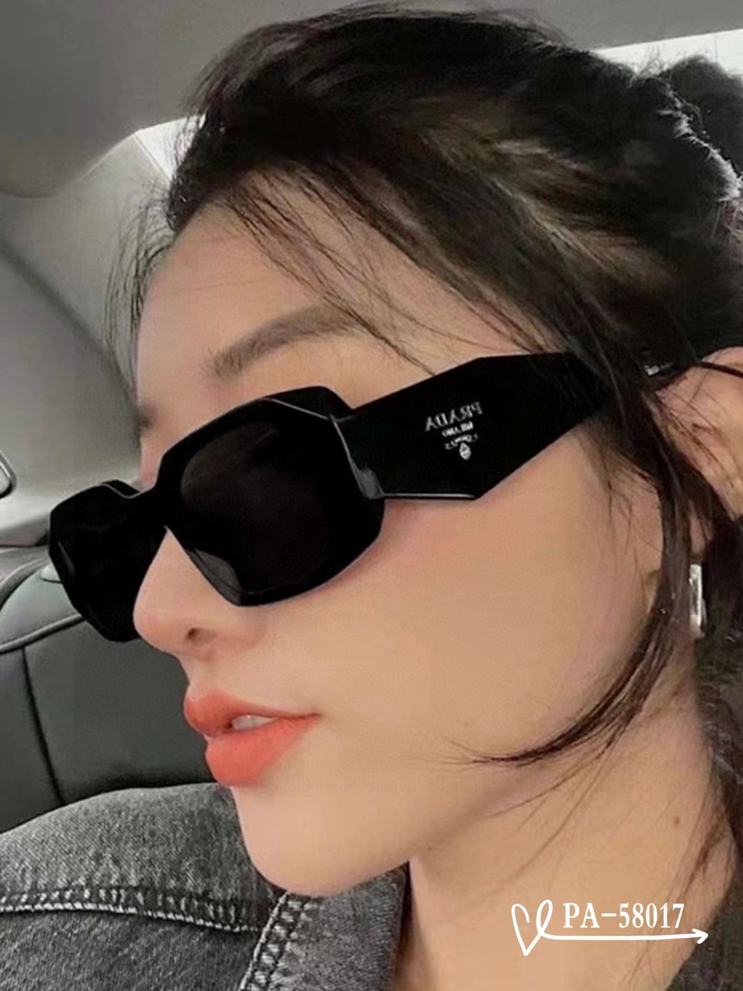 NO:256489,.【PRADA-Prada】 .【Polaroid resin lens】 .【TR frame is light and comfortable to wear] .【size-13-】 .【New sunglasses reduce the burden of strong light, same style as celebrities, block harmful light and prevent radiation, essential products for travel and matching clothes, you can also use it when driving!  Lead the new fashion concept and don't let the sun disturb your interest.Model58017♀】GlassesSunglassesSunglasses,Glasses,prada,prada19860909.【PRADA-普拉达】 .【宝丽来树脂镜片】 .【TR镜架轻便佩戴舒适】 .【size-13-】 .【新款太阳镜减轻强光负担,明星同款,遮挡有害光线防辐射,出行旅游搭配衣服必备品,开车也可以用哦！引领时尚新概念,不让阳光打扰你的兴致.Model58017♀】眼镜墨镜太阳镜,眼镜,prada,prada,glasses