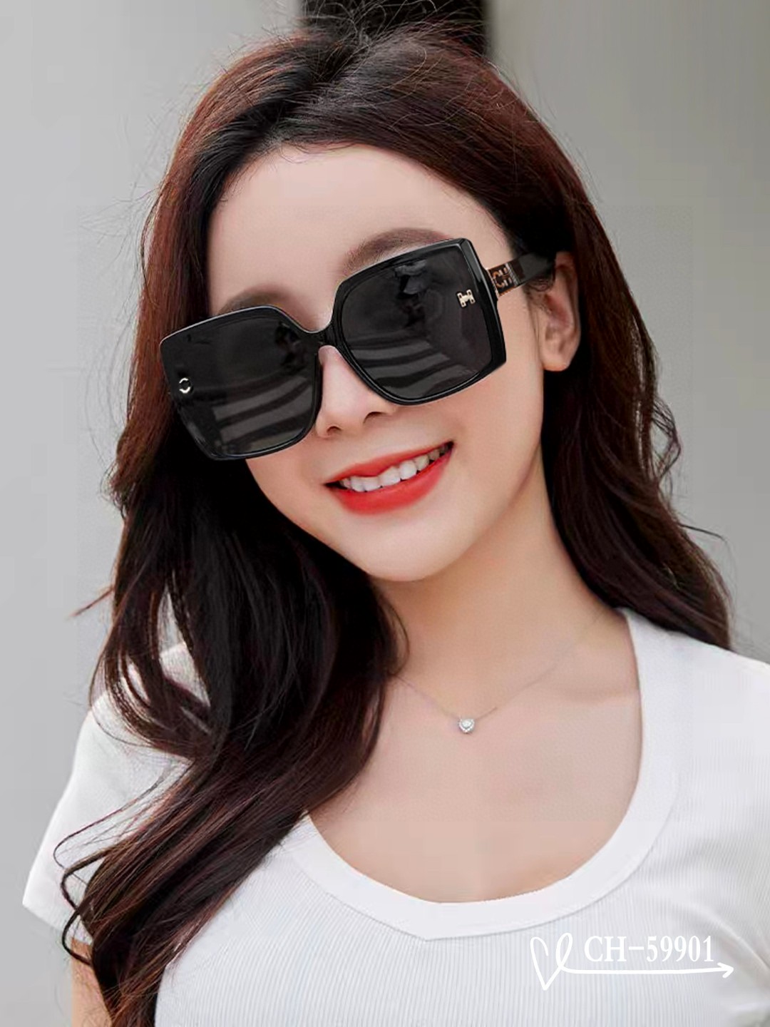   👓.【法国香奈儿-CHANEL】
         🕶.【宝丽来树脂高清镜片】
         ⭐
