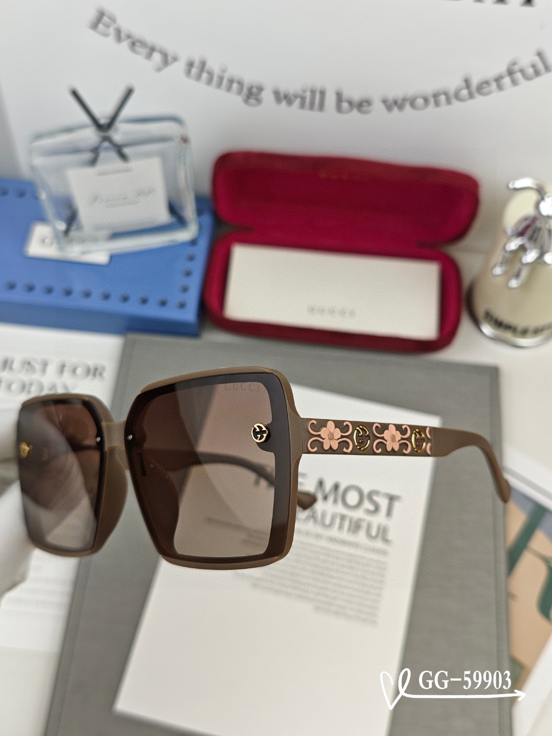   👓.【意大利古奇-GUCCI】
         🕶.【宝丽来树脂高清镜片】
         ⭐️