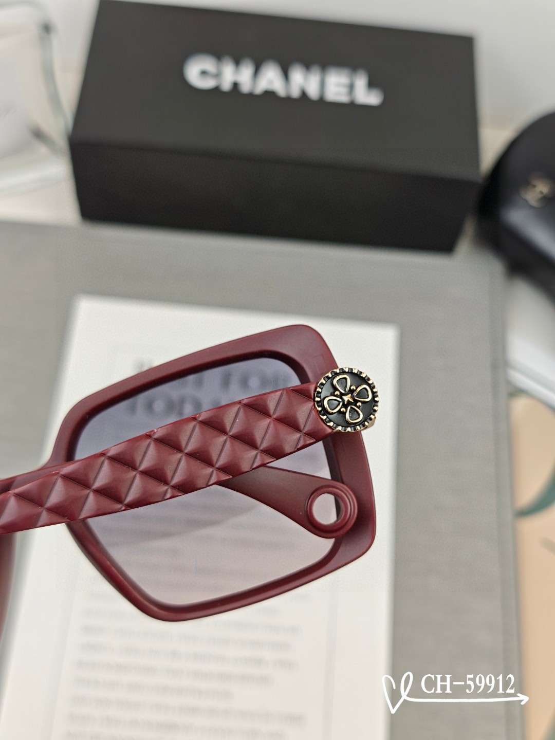   👓.【法国香奈儿-CHANEL】
         🕶.【宝丽来树脂高清镜片】
         ⭐