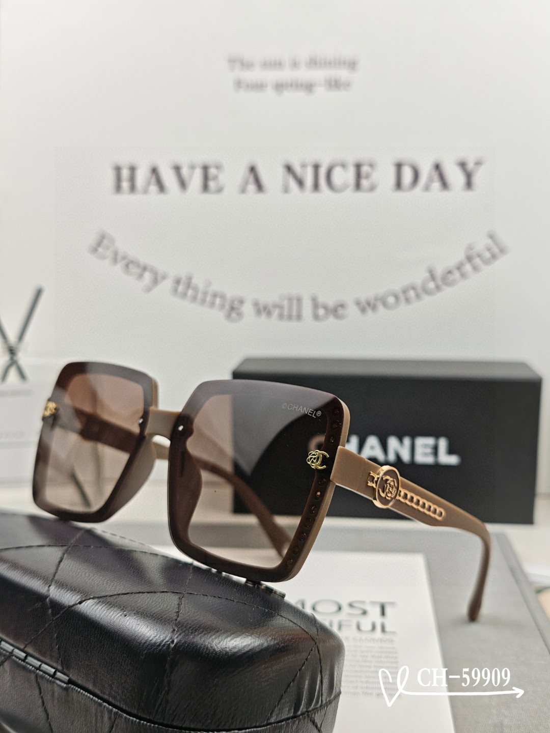   👓.【法国香奈儿-CHANEL】
         🕶.【宝丽来树脂高清镜片】
         ⭐