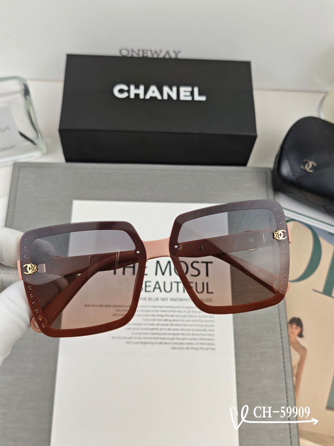   👓.【法国香奈儿-CHANEL】
         🕶.【宝丽来树脂高清镜片】
         ⭐