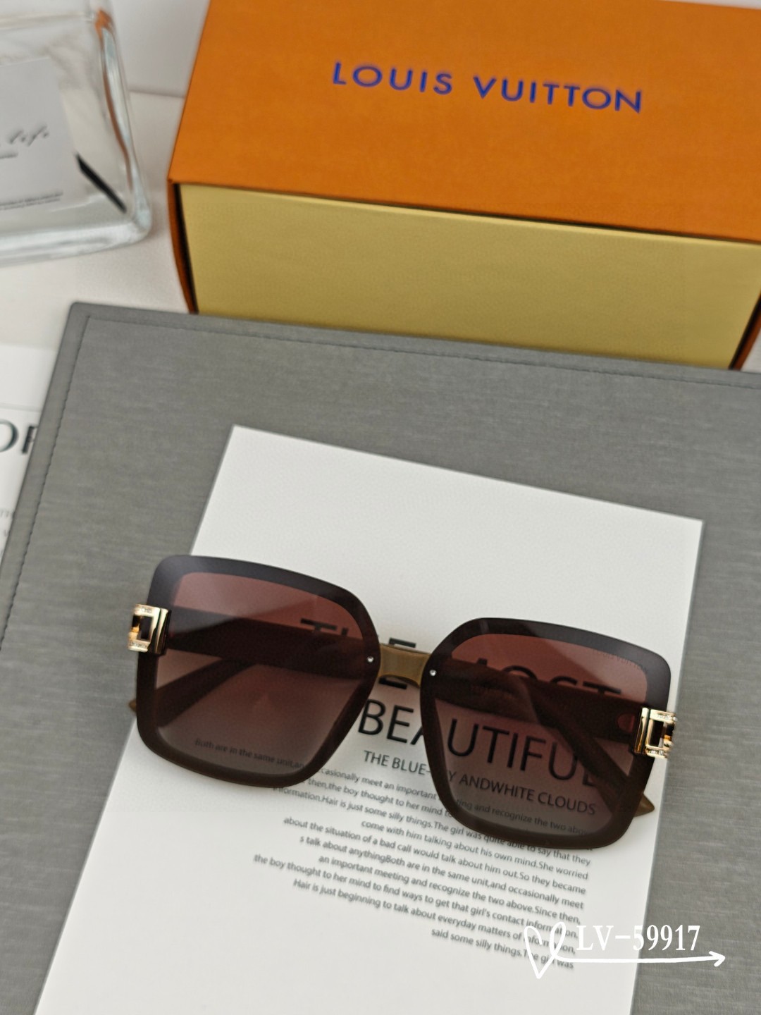   👓.【路易威登-LV】
         🕶.【宝丽来树脂镜片】
         ⭐️.【TR镜架
