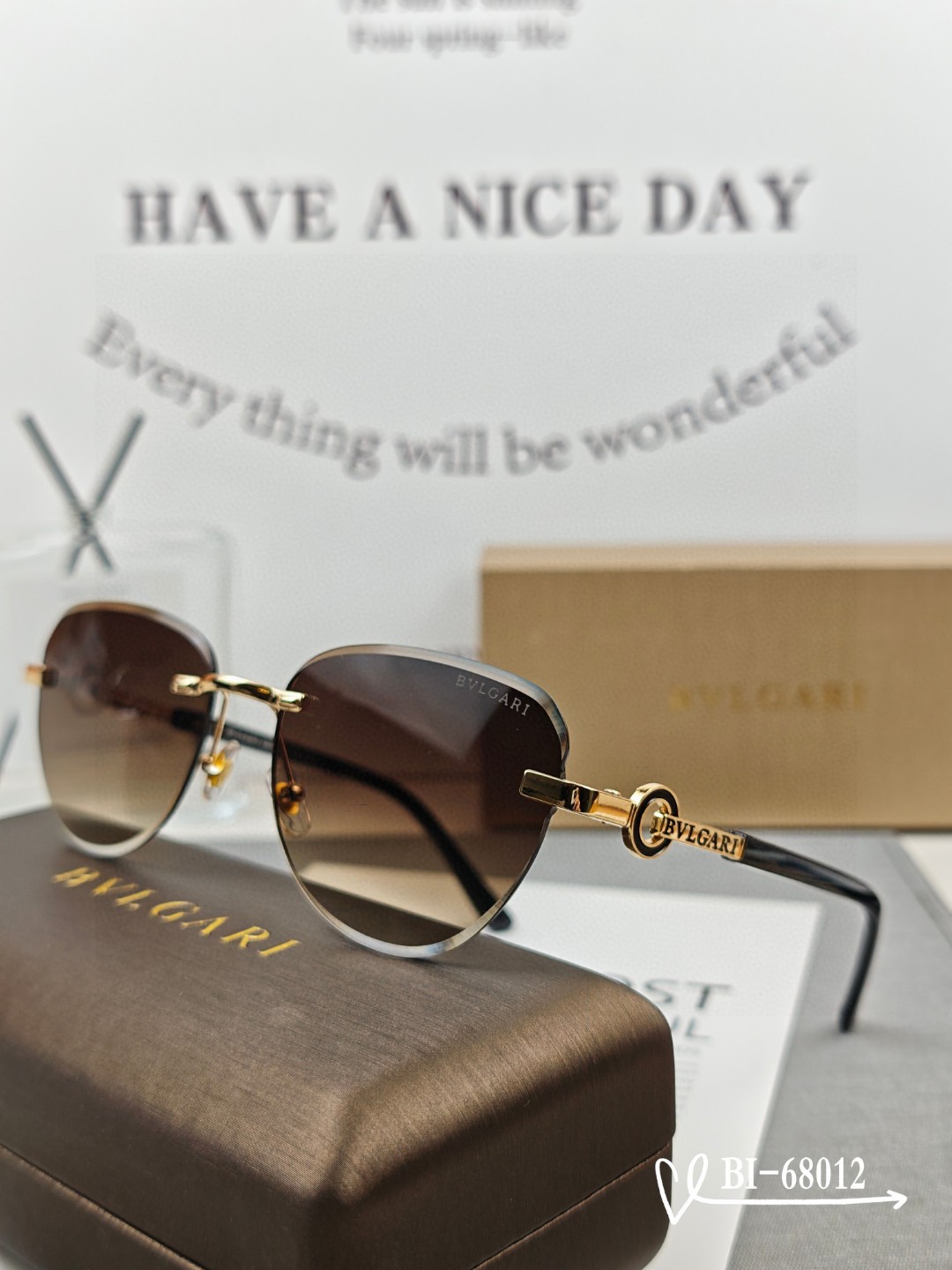    👓.【BVLGARI-宝格丽】
         🕶️.【宝丽来树脂偏光镜片】
         