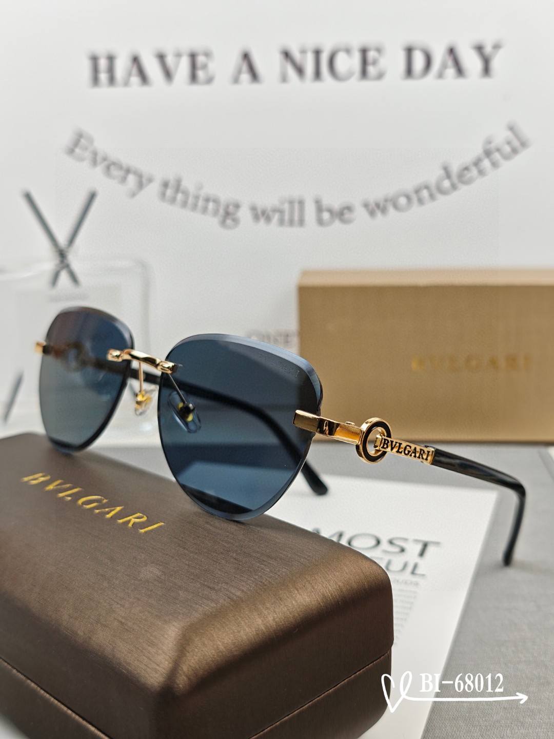    👓.【BVLGARI-宝格丽】
         🕶️.【宝丽来树脂偏光镜片】
         