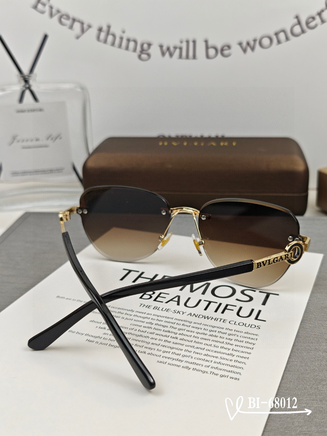    👓.【BVLGARI-宝格丽】
         🕶️.【宝丽来树脂偏光镜片】
         
