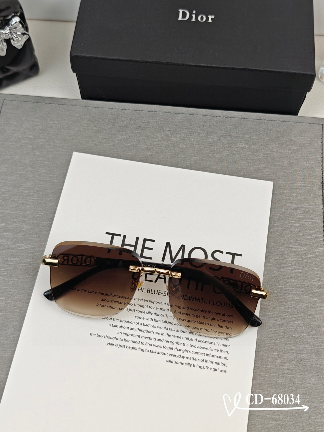    👓.【Dior-法国迪奥】
         🕶️.【宝丽来树脂偏光镜片】
         ⭐️